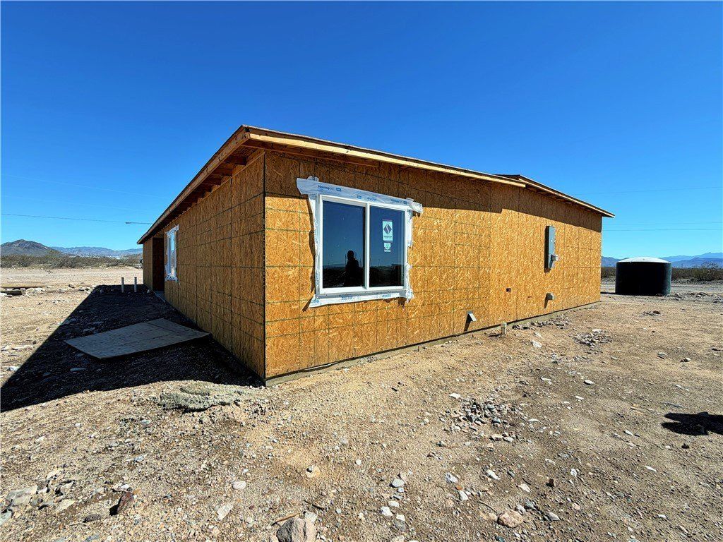 4745 N Eloy Road. Golden Valley, AZ 86413