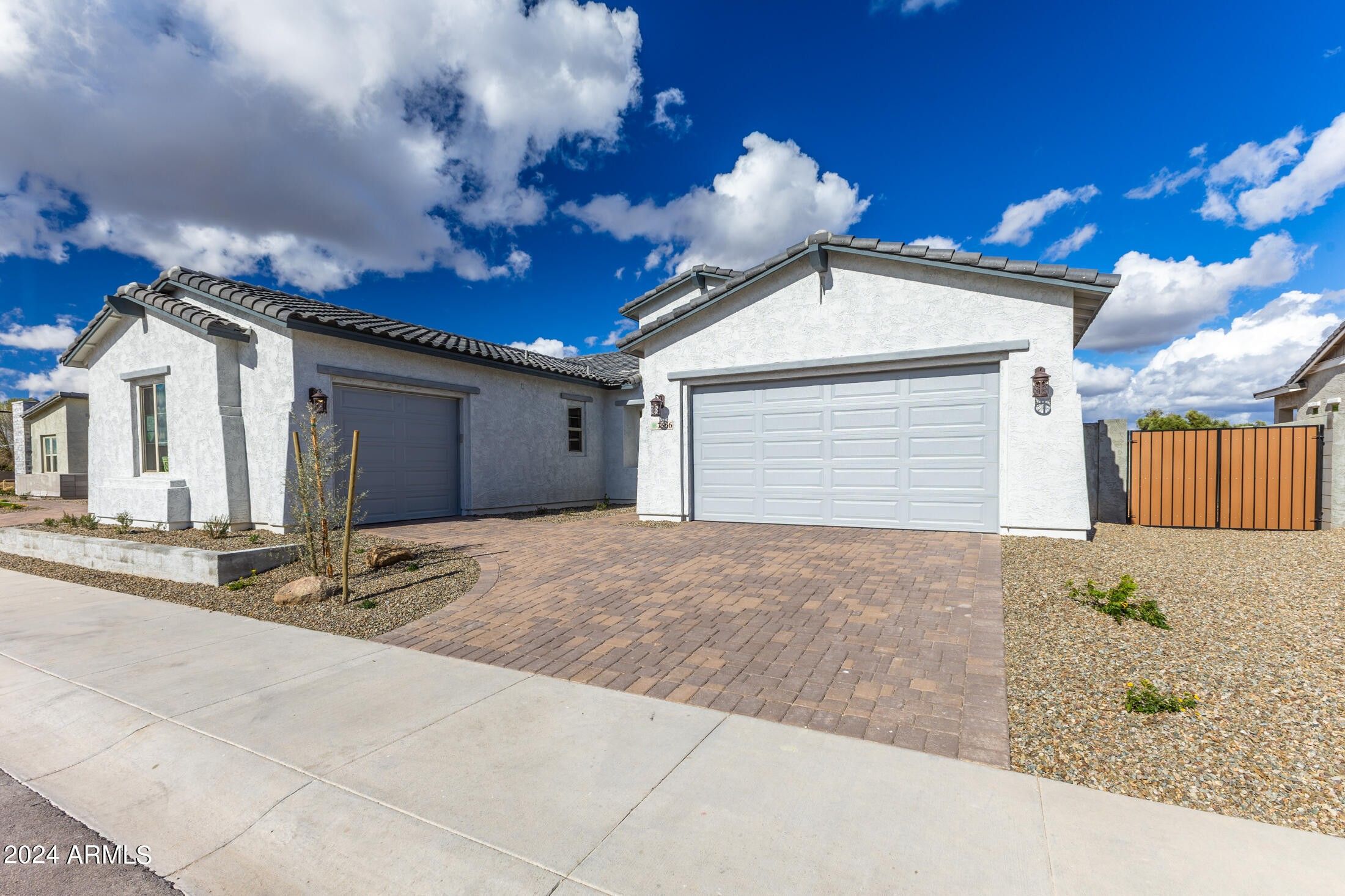 7566 W Gelding Drive. Peoria, AZ 85381