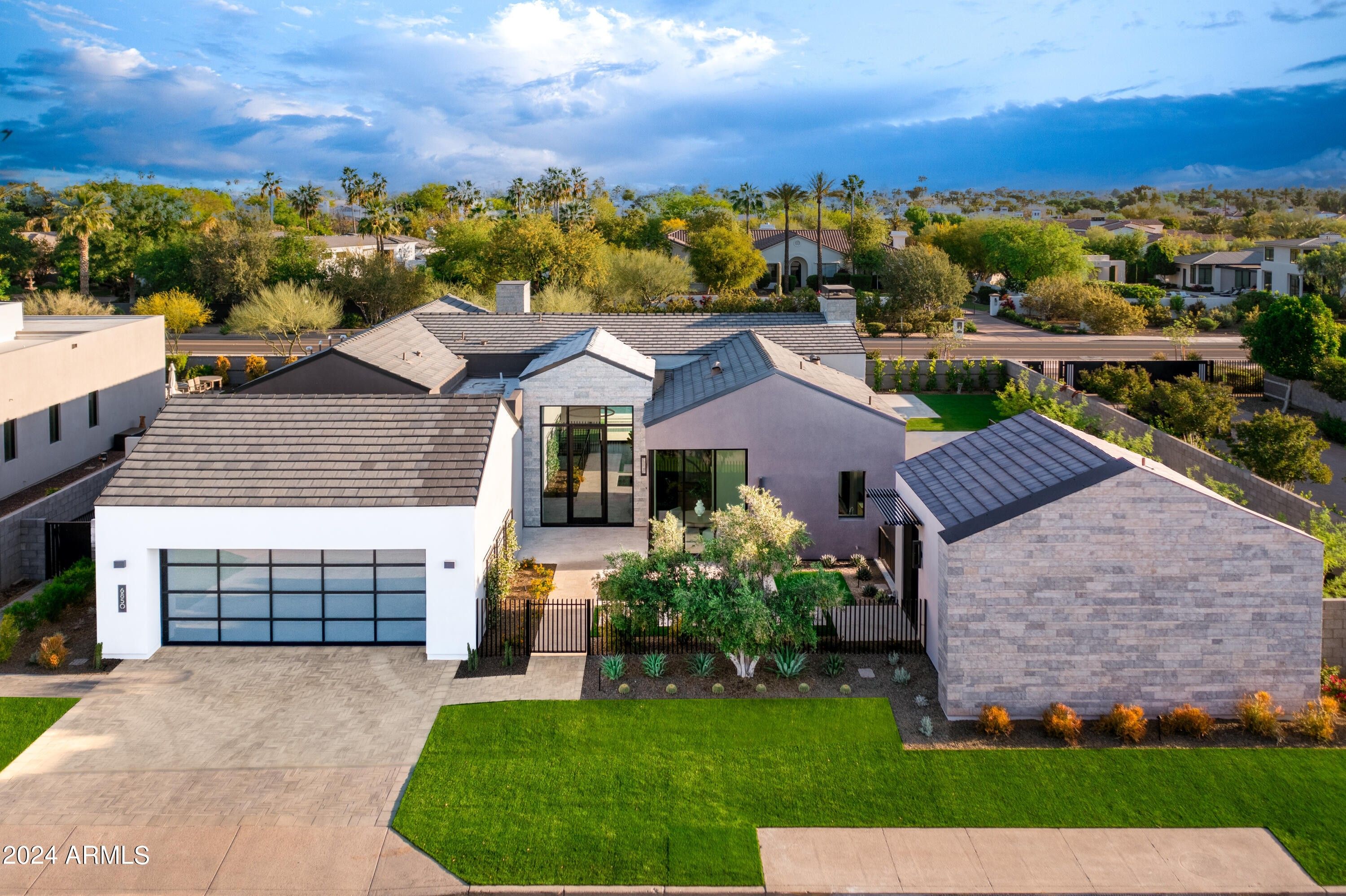 6850 E Joshua Tree Lane. Paradise Valley, AZ 85253