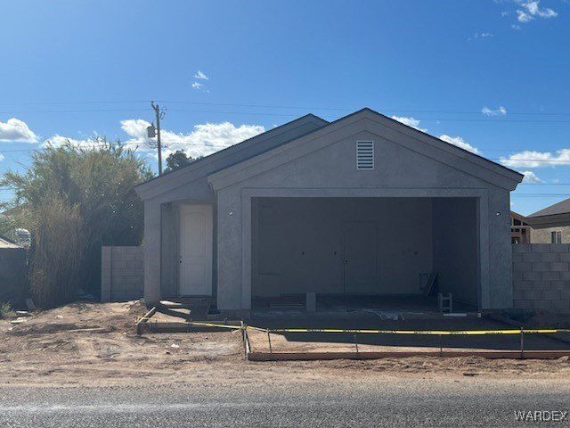 3520 E Thompson Avenue. Kingman, AZ 86409