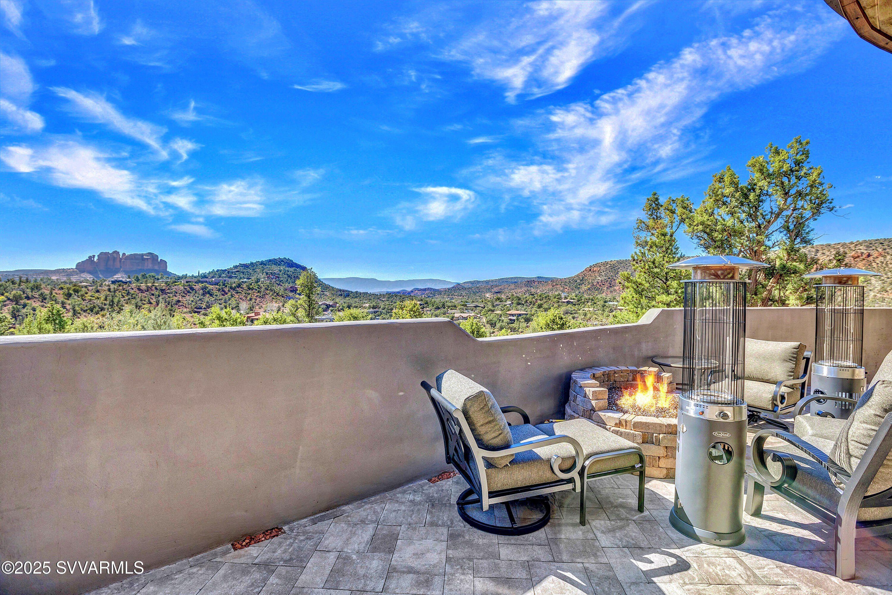 37 Cari Court. Sedona, AZ 86336