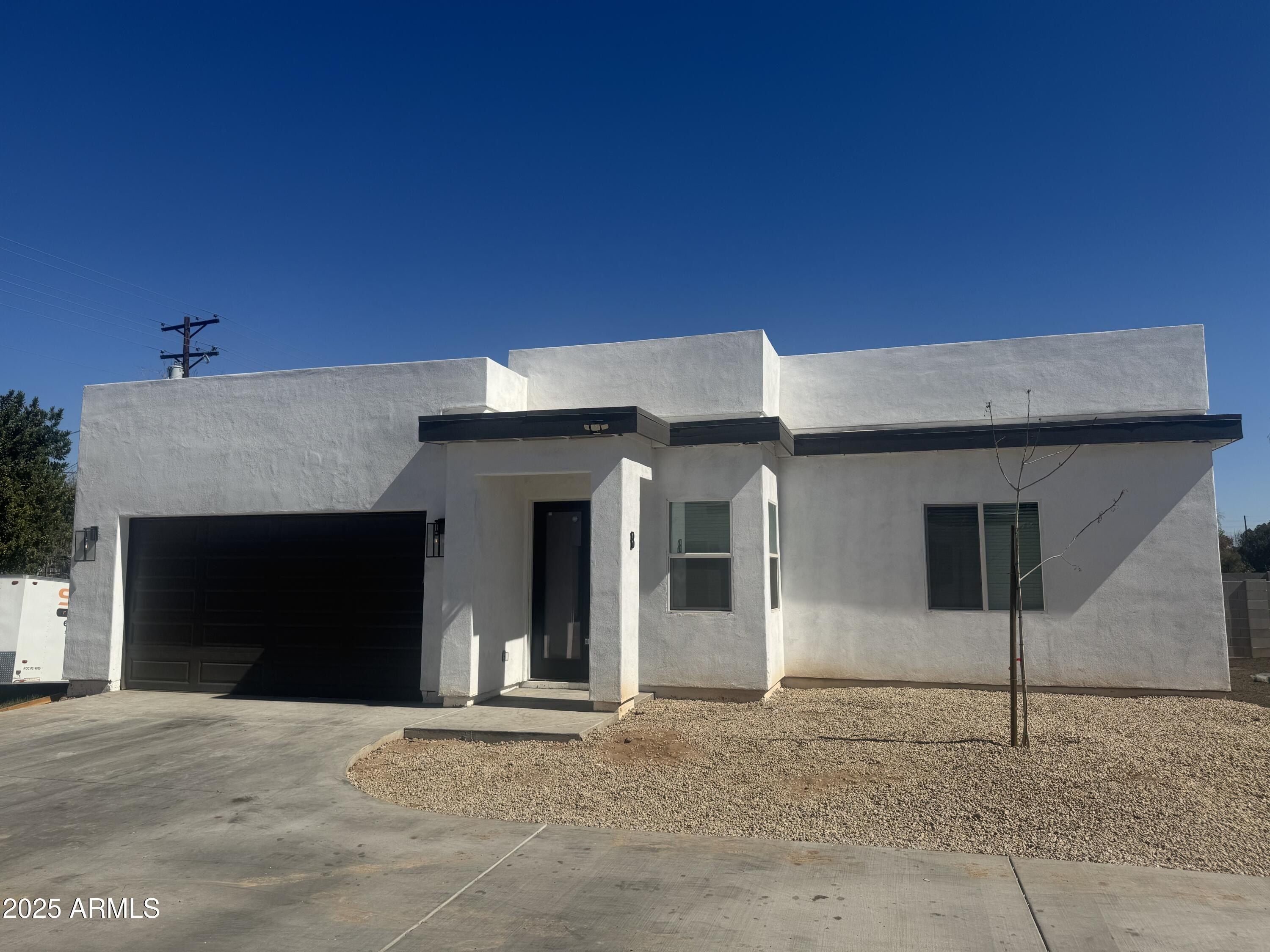 2440 W Morten Avenue. Phoenix, AZ 85021