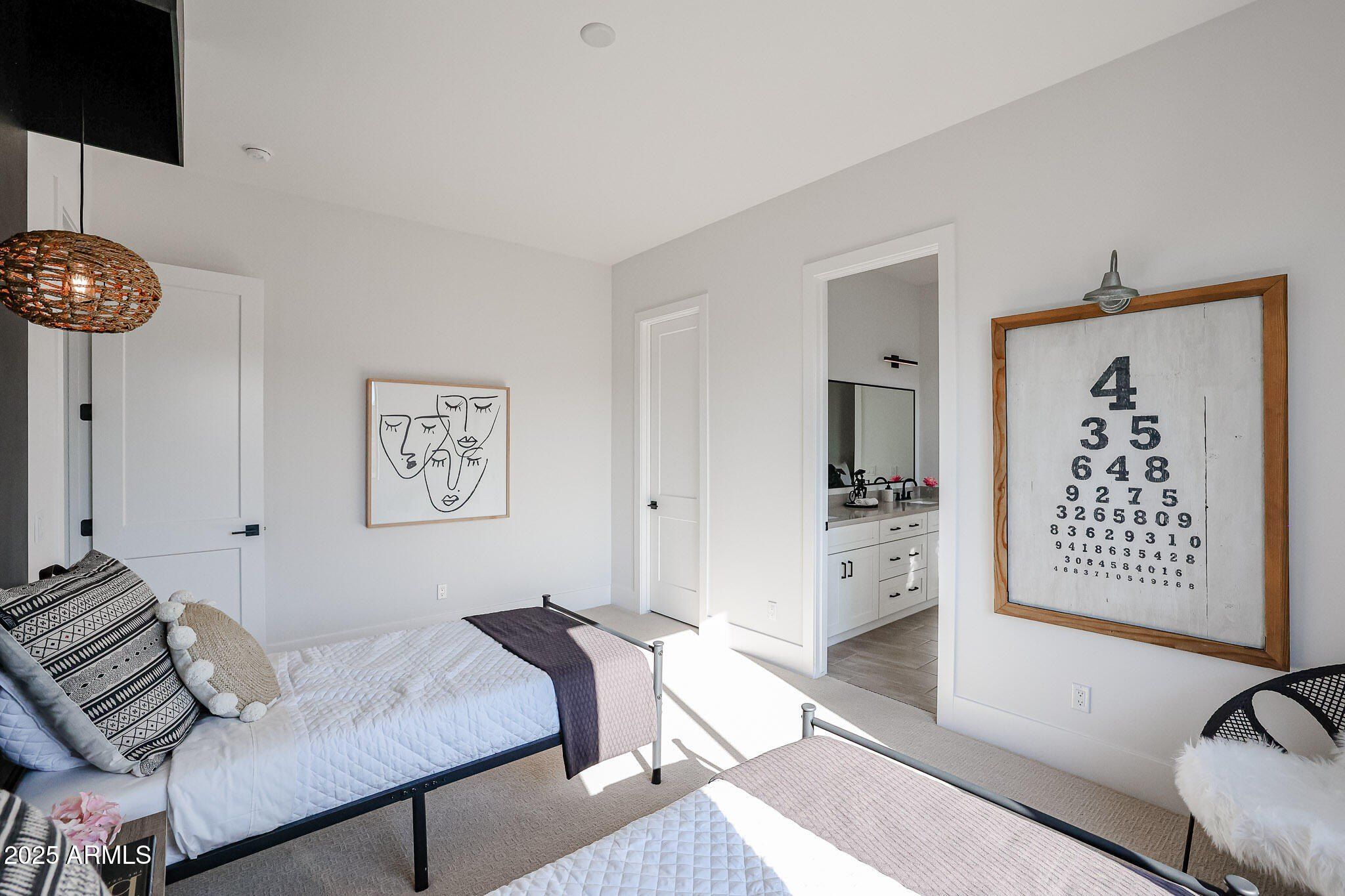 1920 E Creek Canyon Road. Phoenix, AZ 85086