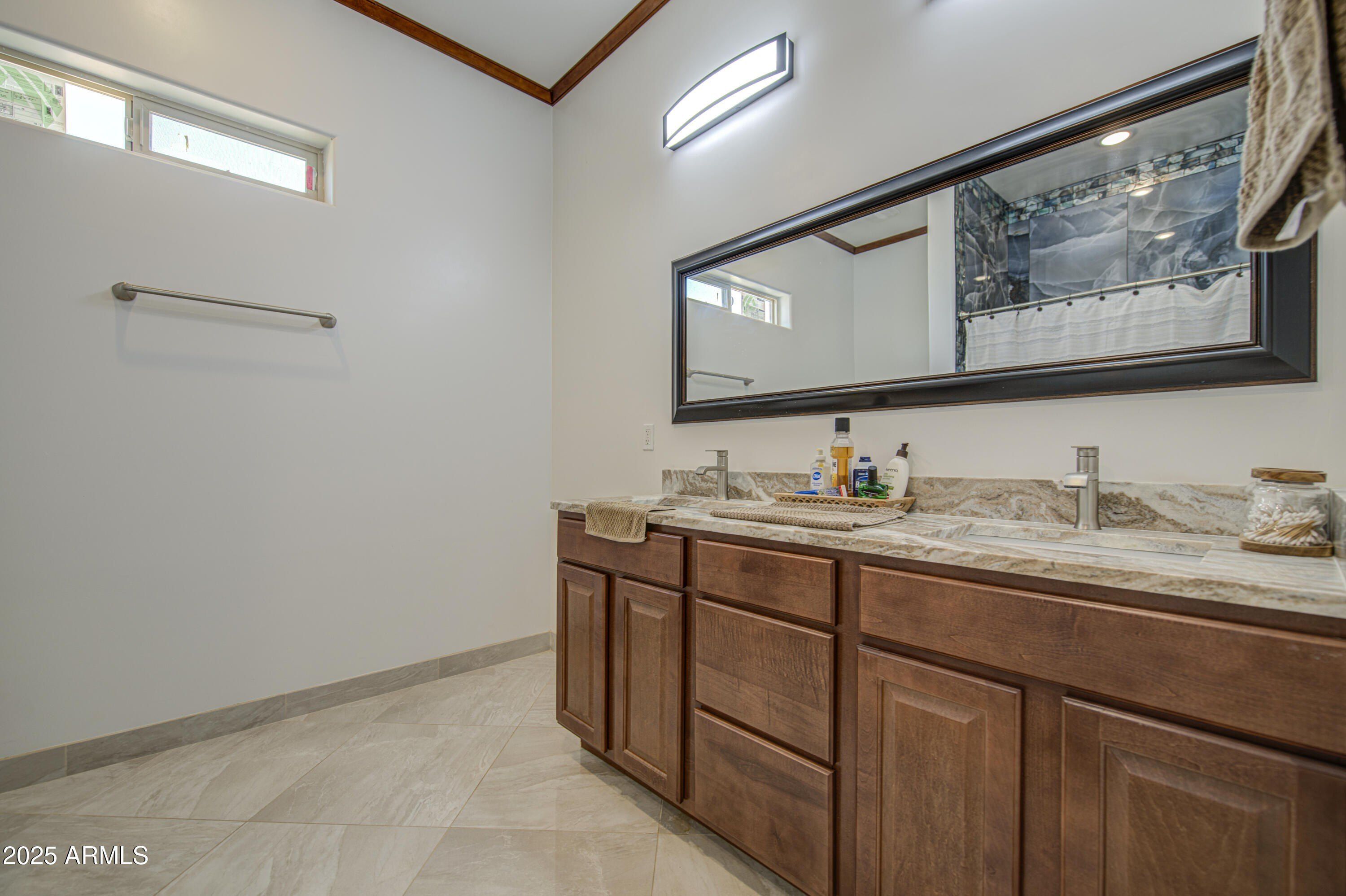9005 S Calle Sahuaro . Guadalupe, AZ 85283