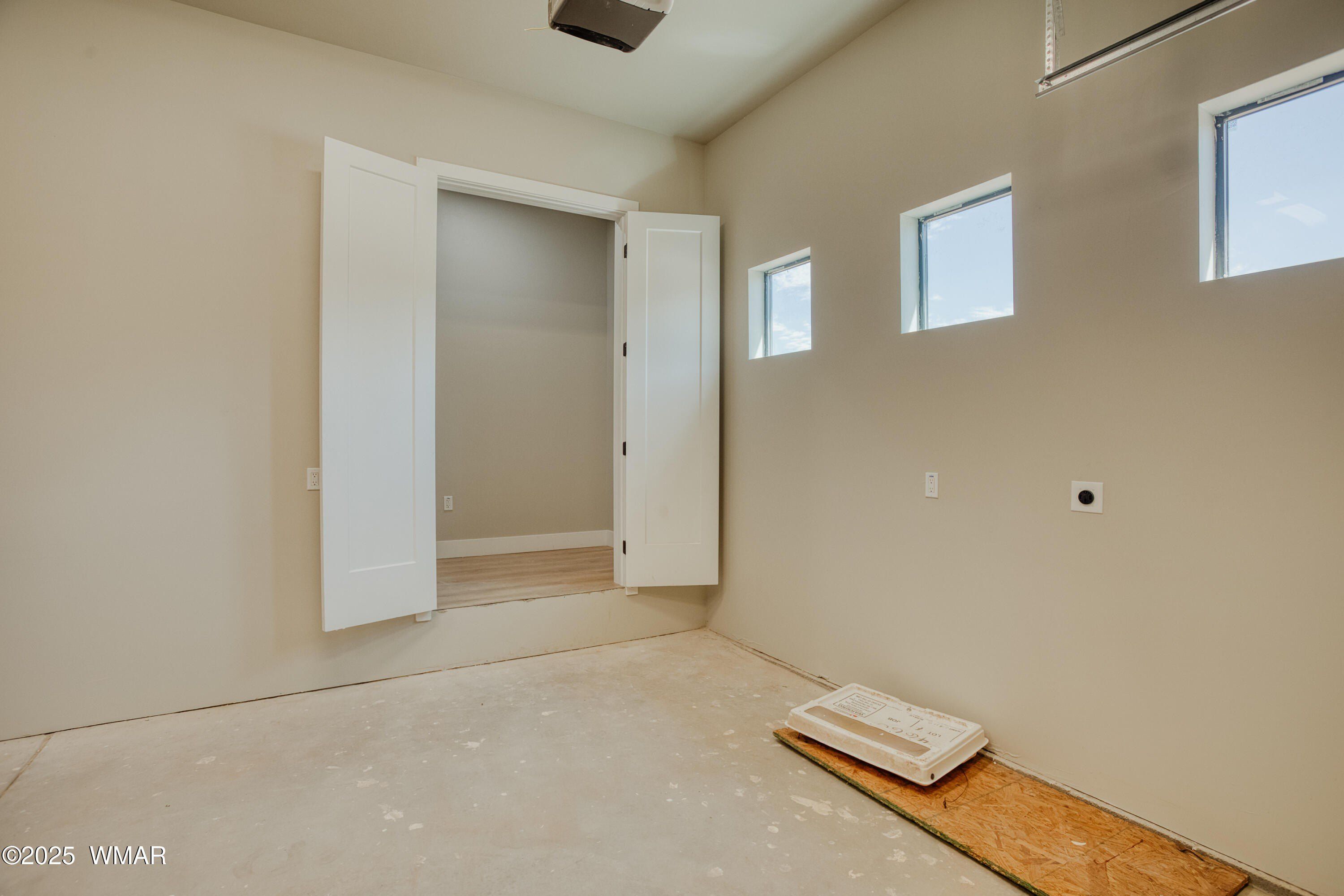 4660 W Tatanka Loop. Show Low, AZ 85901