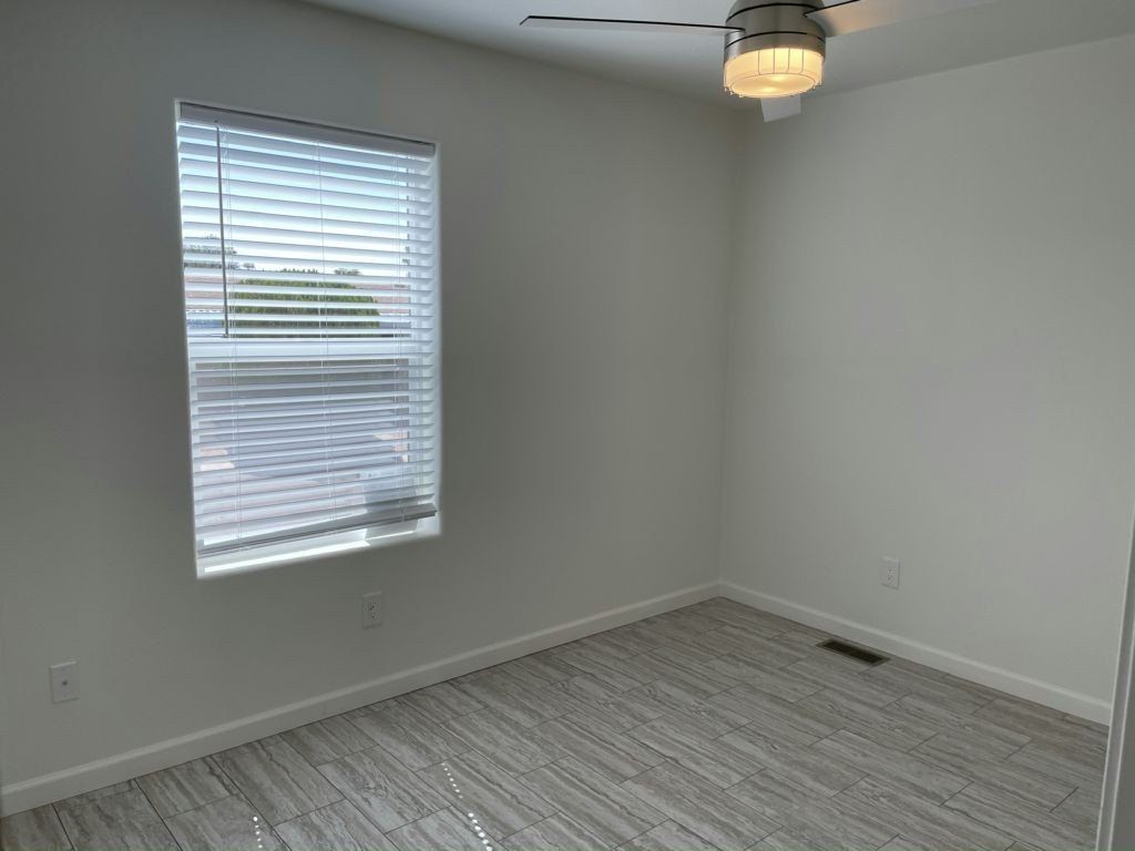 10701 N 99Th Ave  8. Peoria, AZ 85345