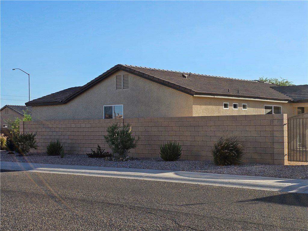 537 Mcalister Drive. Bullhead City, AZ 86442