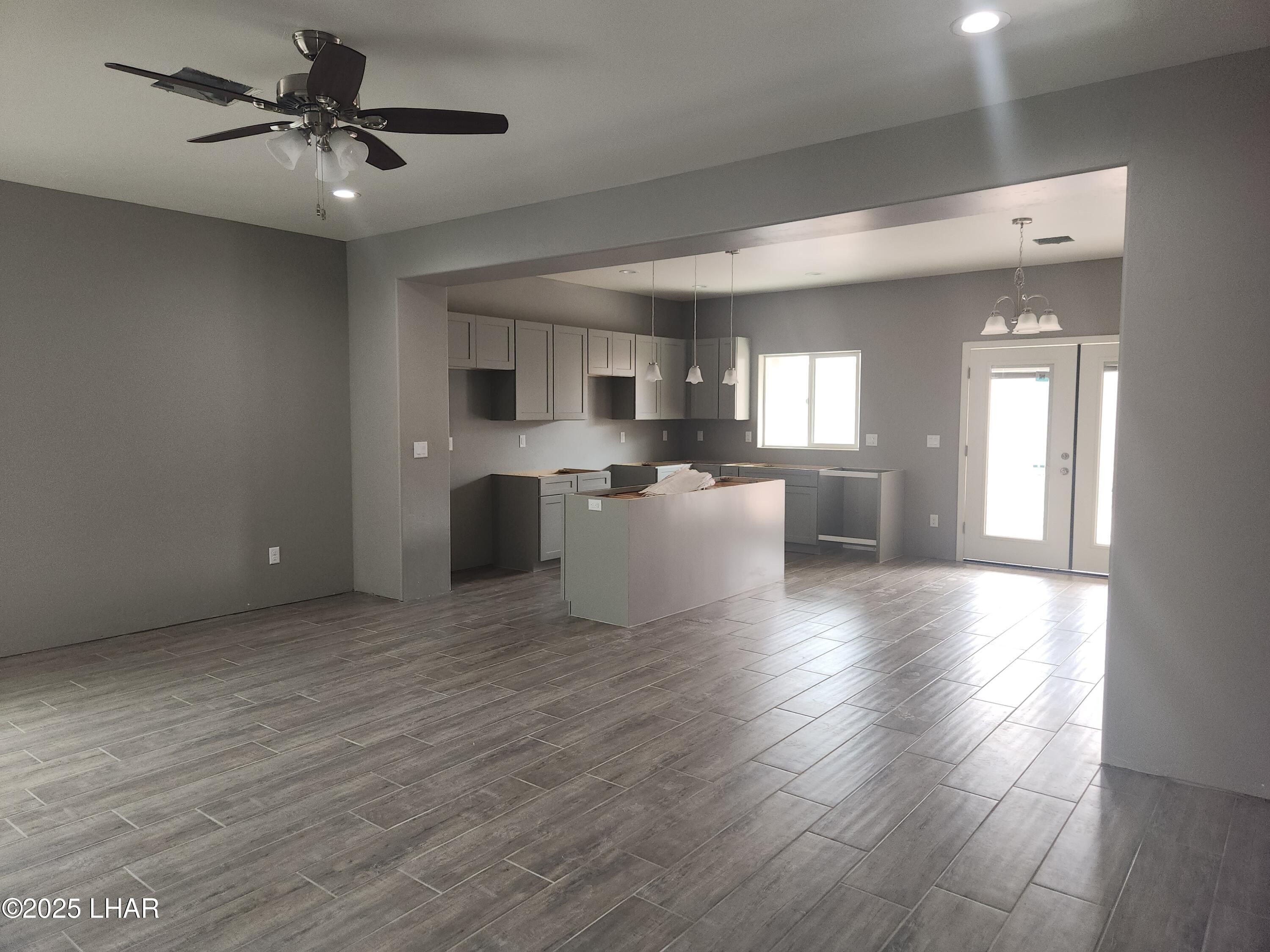 1820 Motor Ave. Kingman, AZ 86401