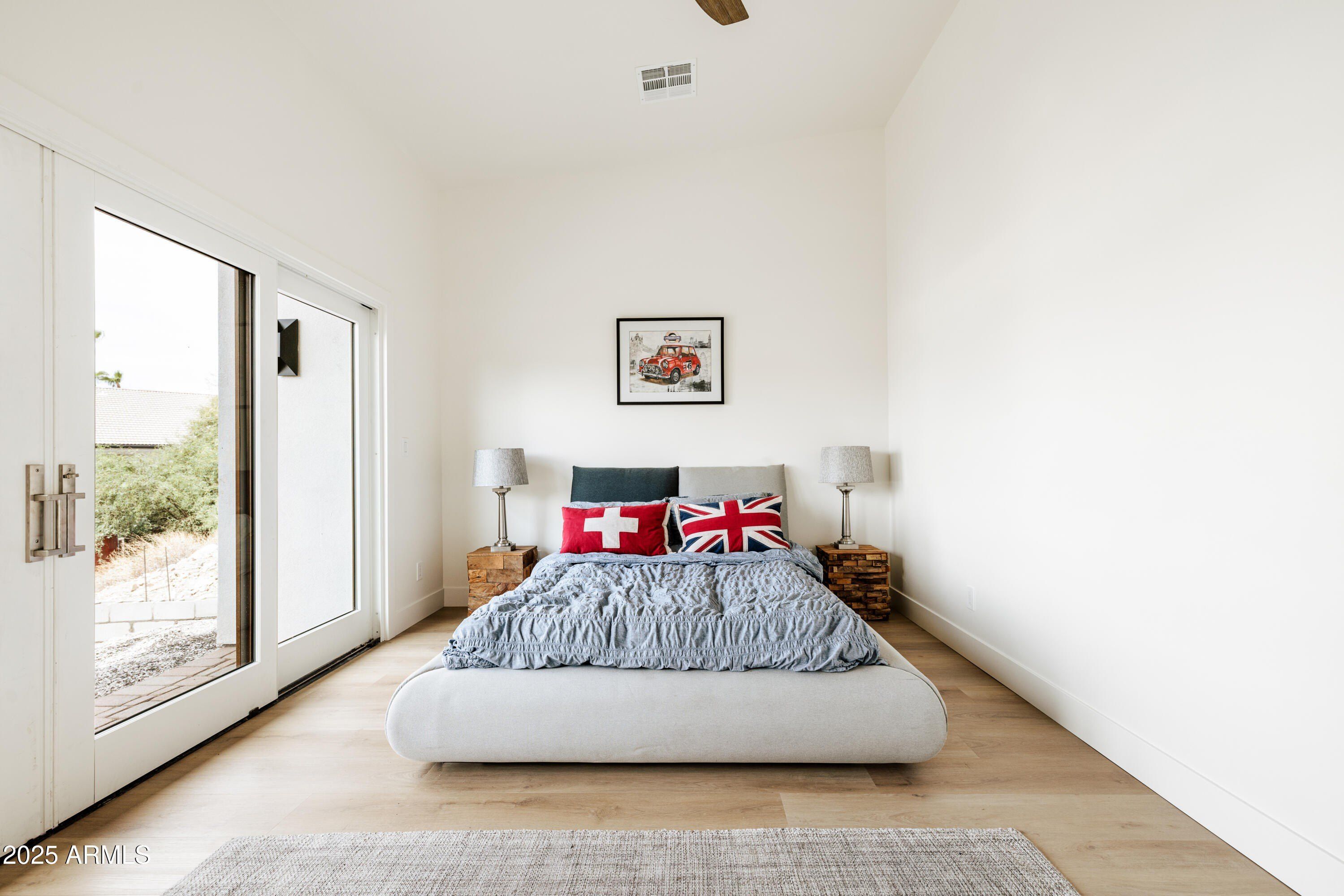 13036 N 23Rd Place. Phoenix, AZ 85022