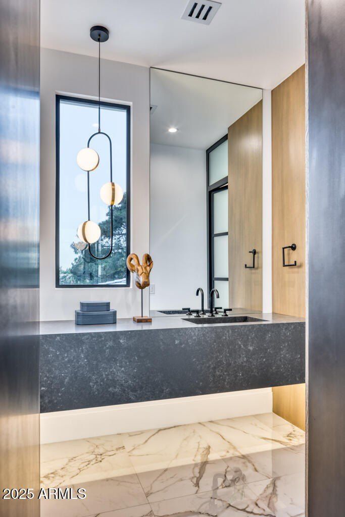 5641 N Casa Blanca Drive. Paradise Valley, AZ 85253