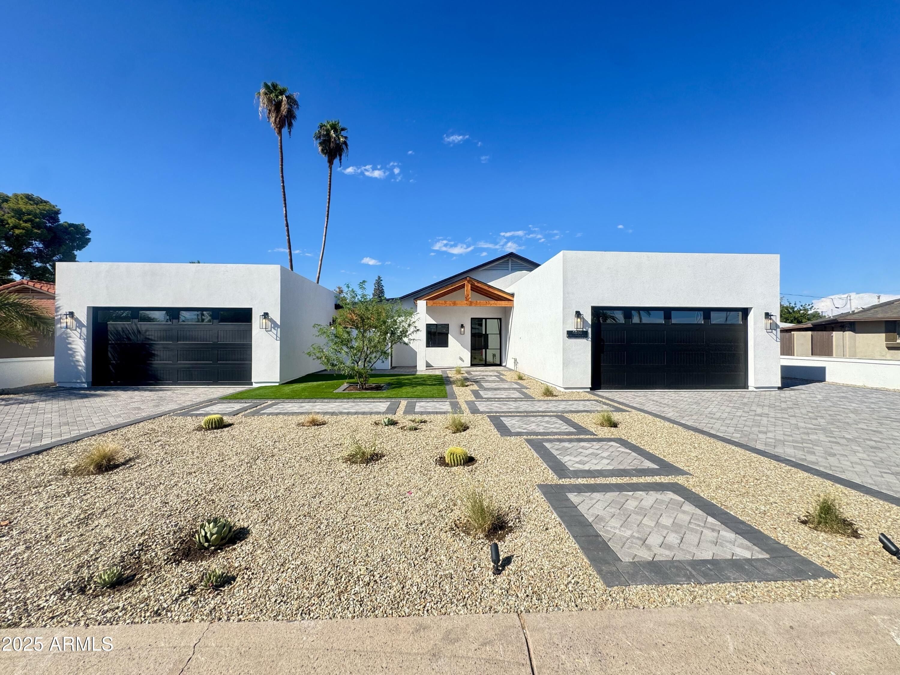 6050 E Hollyhock Street. Phoenix, AZ 85018