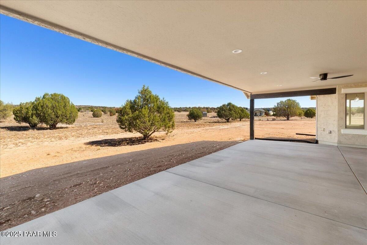 1220 E Cougar Ridge Road. Paulden, AZ 86334