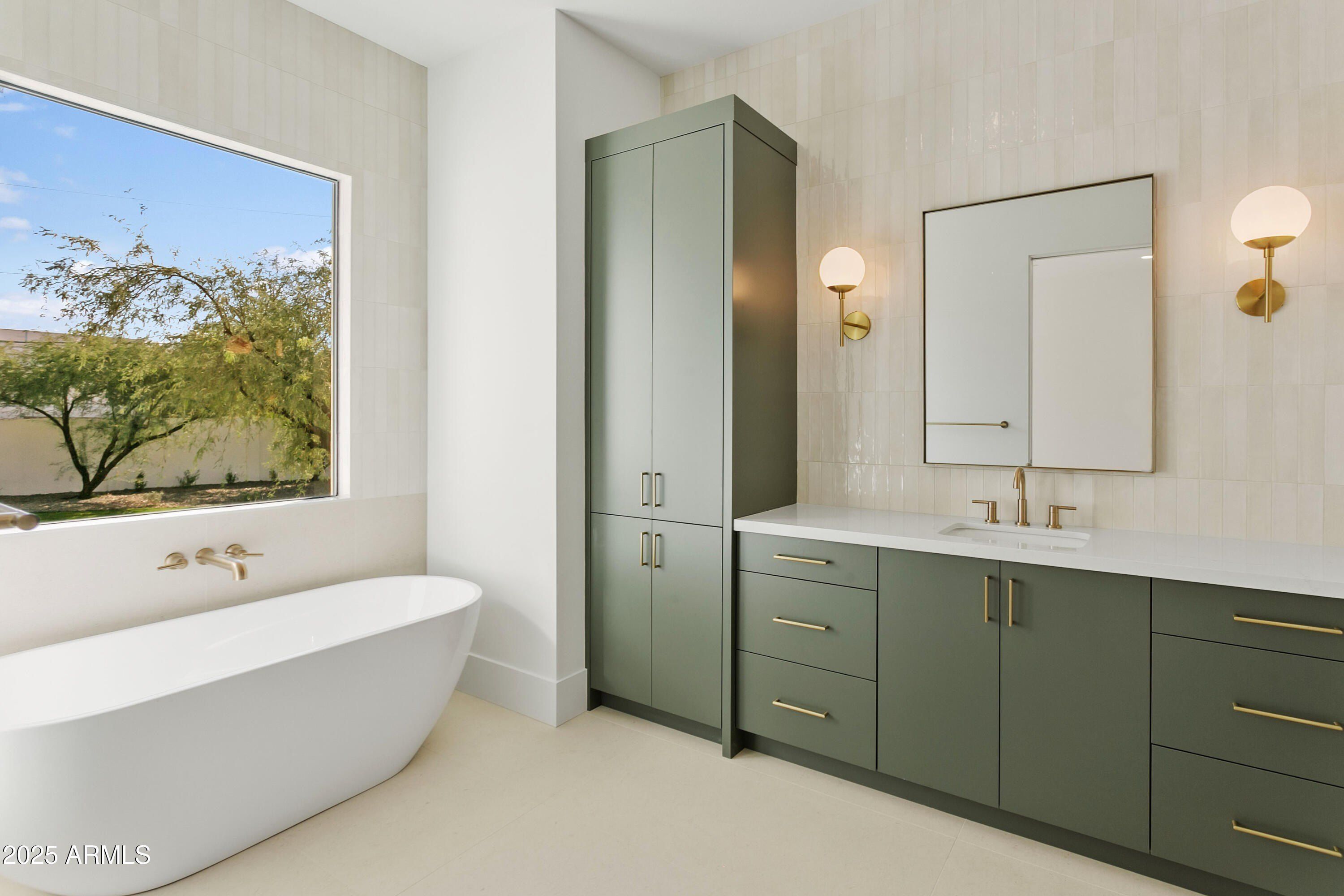 8125 E Gail Road. Scottsdale, AZ 85260