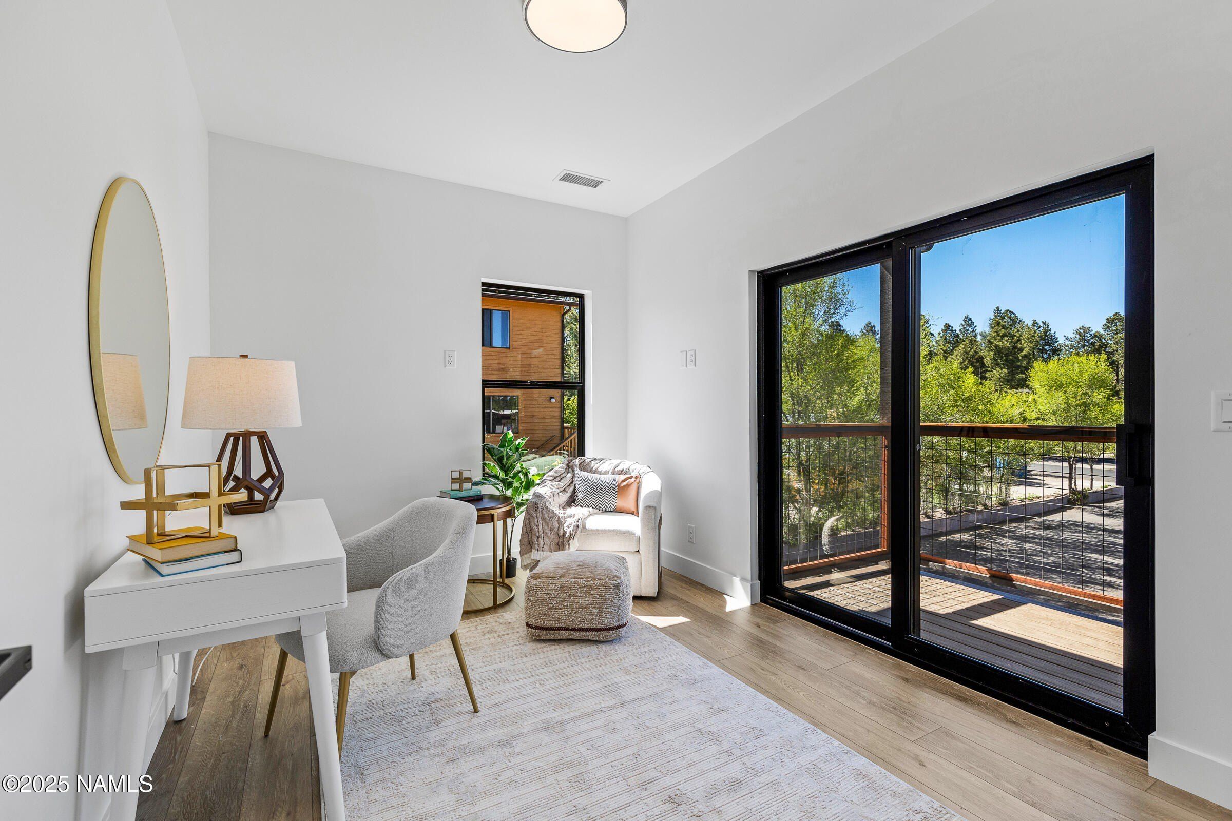 302 W Oak Avenue Unit 5. Flagstaff, AZ 86001