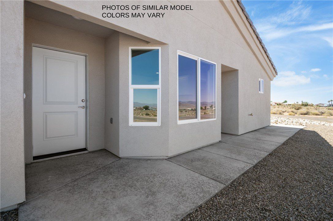 4670 W Chino Drive. Golden Valley, AZ 86413