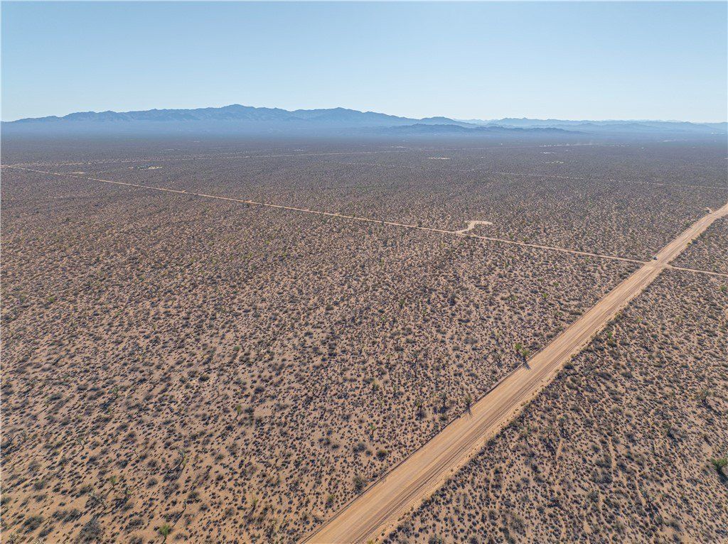 24212015 S Sundance Kid Rd. Yucca, AZ 86438