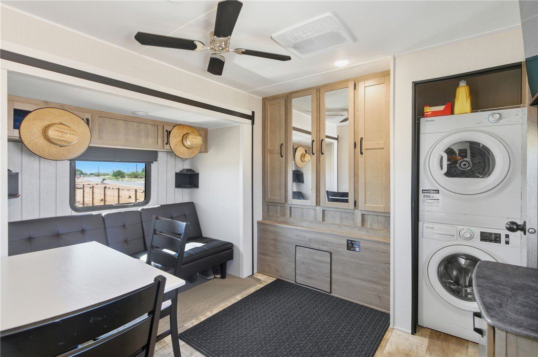 886 S San Pedro Road. Golden Valley, AZ 86413