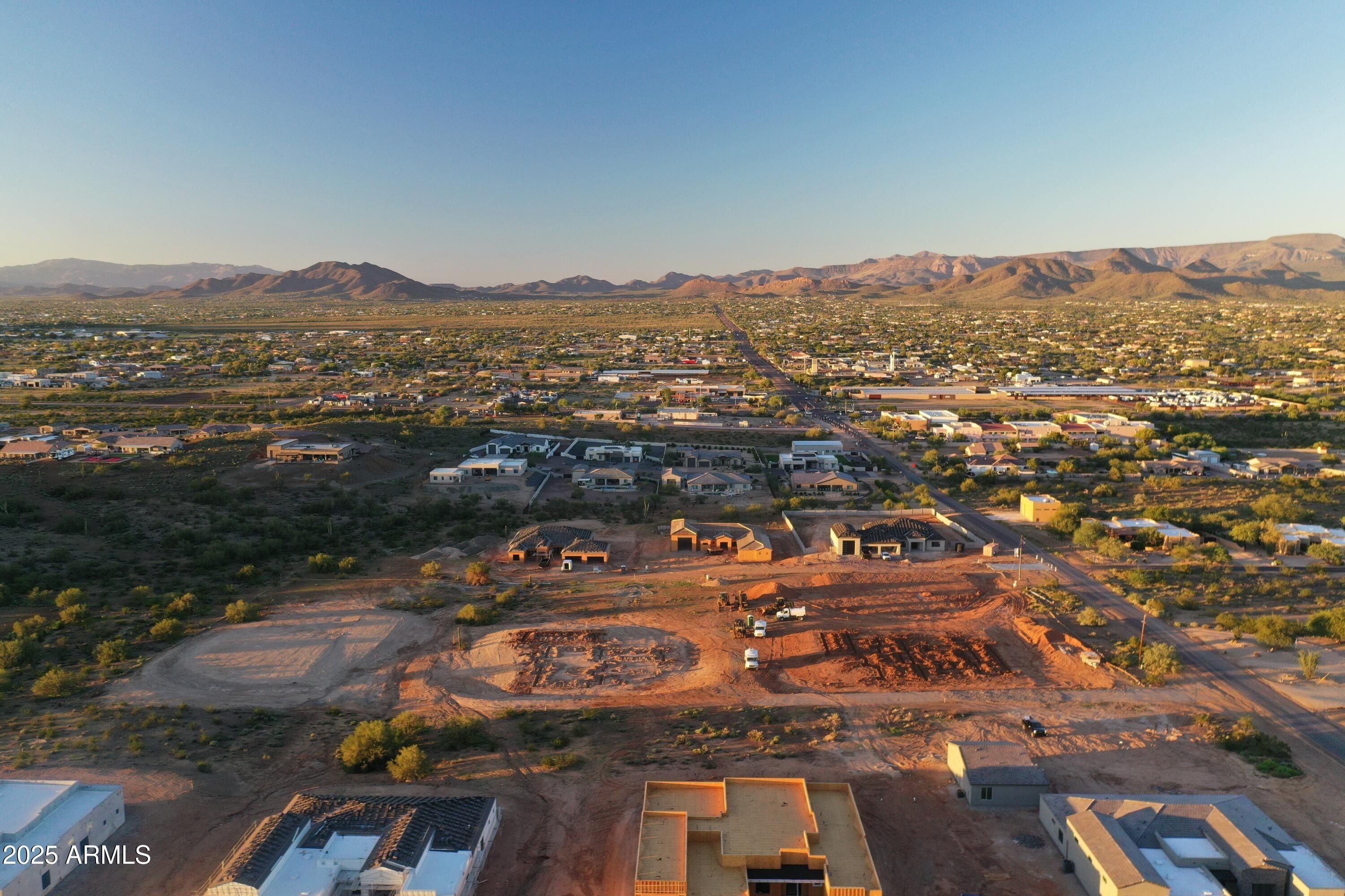 612 E Tanglewood Trail. Phoenix, AZ 85085