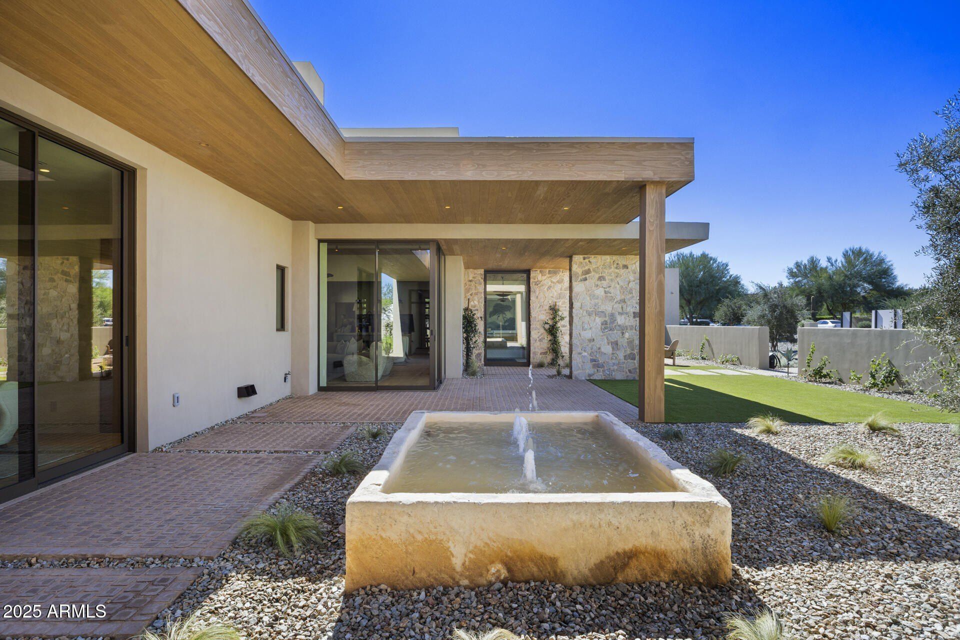 8631 N Avenida Del Sol . Paradise Valley, AZ 85253