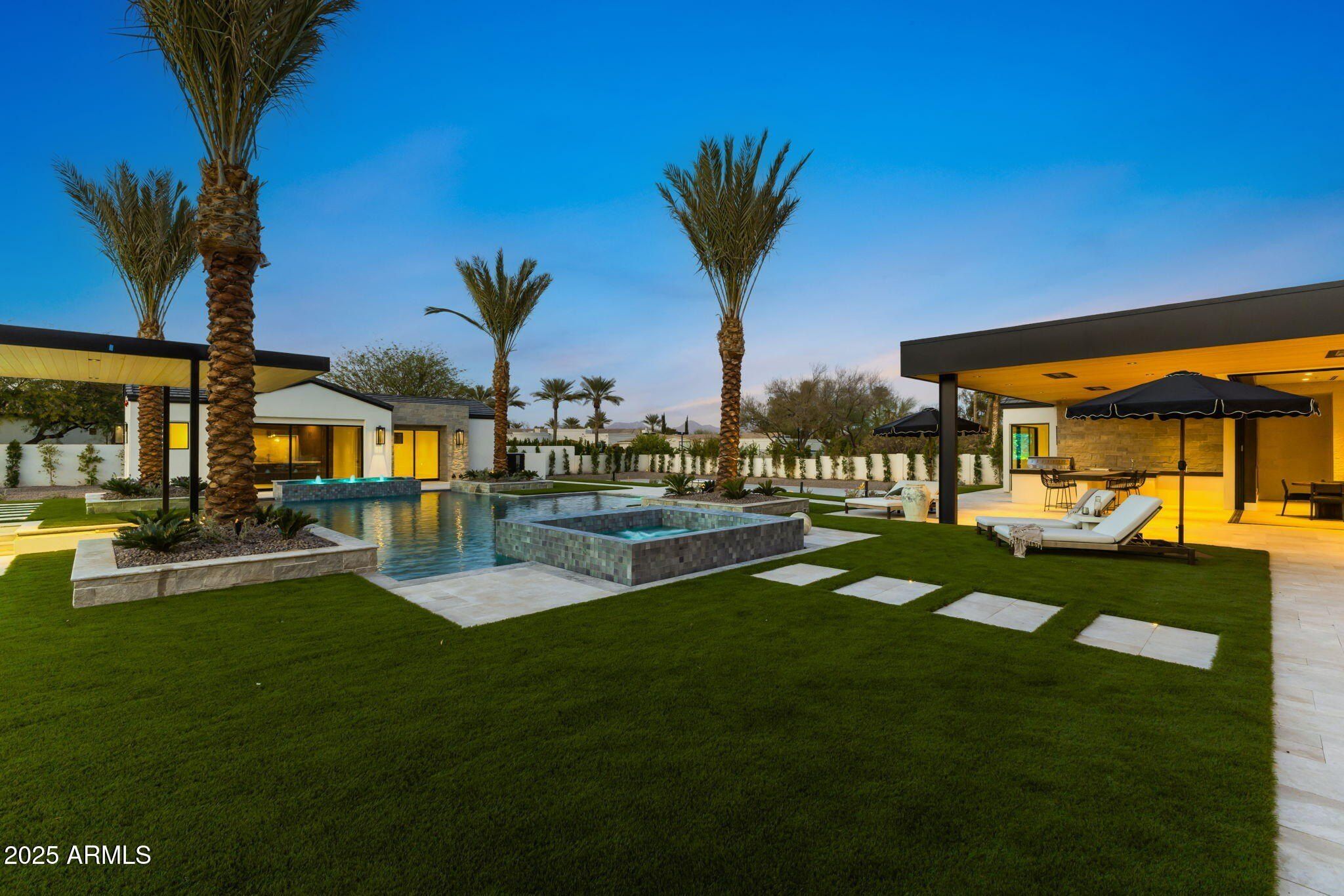 6836 E Hummingbird Lane. Paradise Valley, AZ 85253