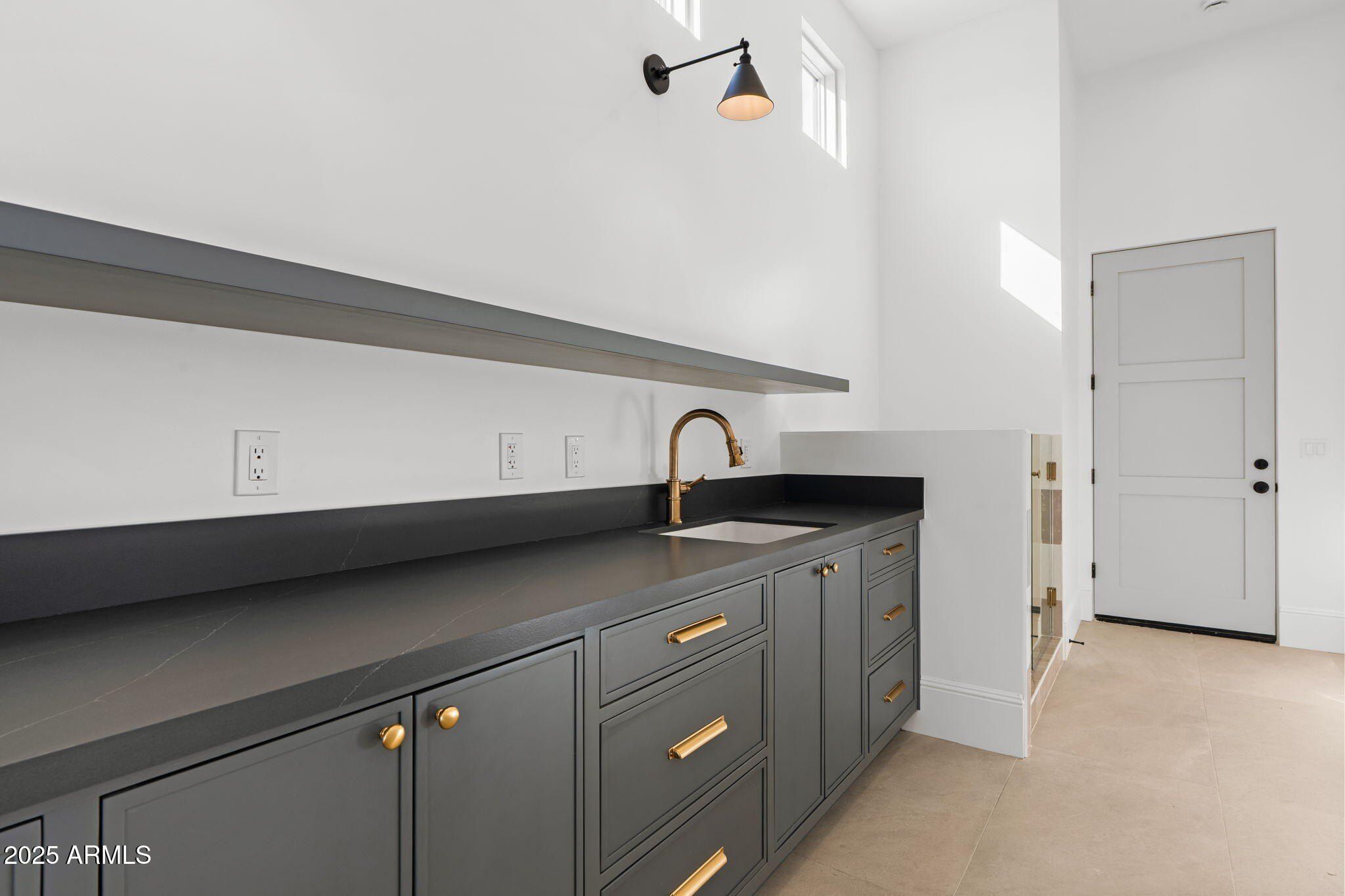 10809 N 82Nd Place. Scottsdale, AZ 85260