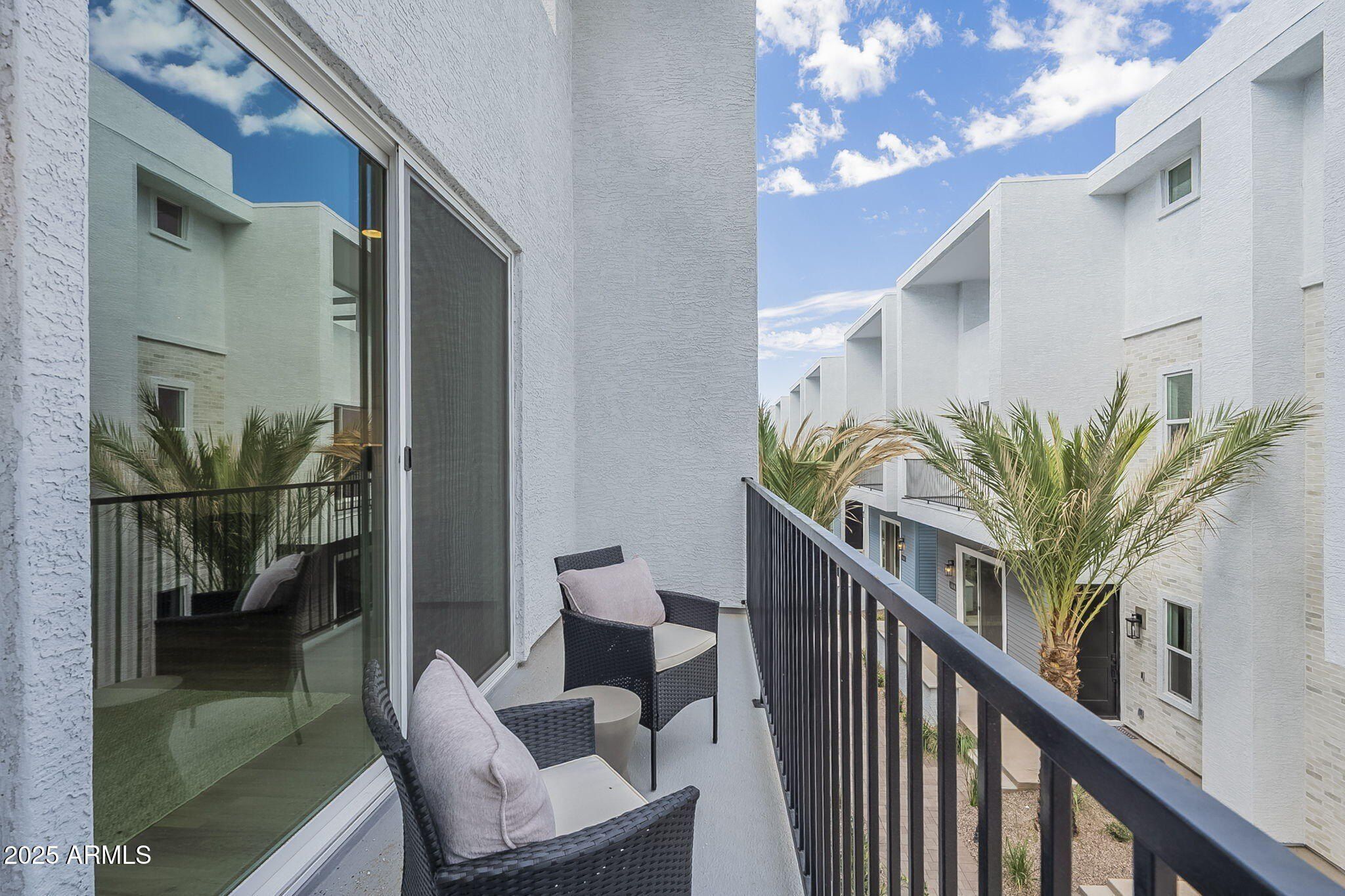 111 W Holcomb Lane. Phoenix, AZ 85003