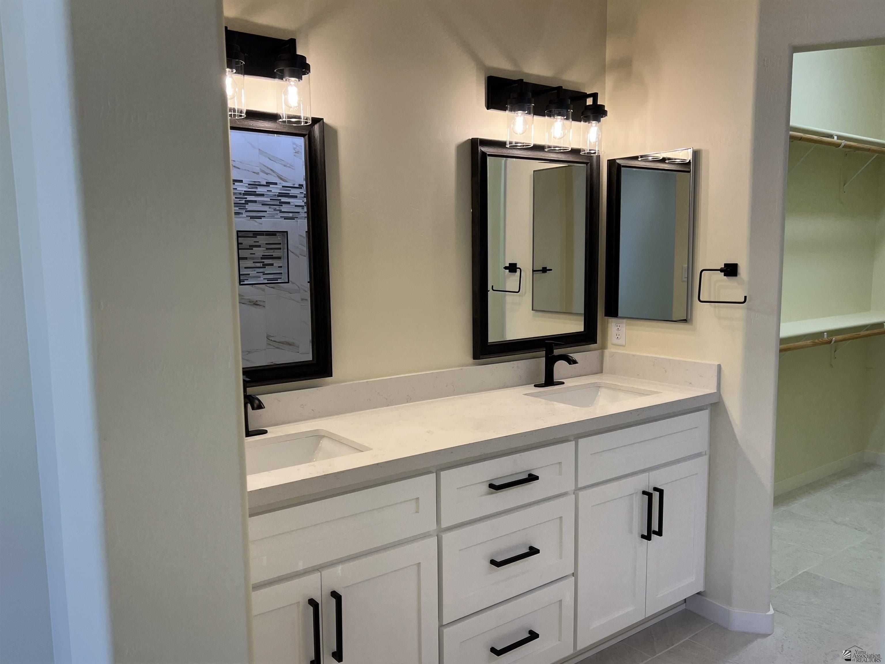 10828 E 45 Ln. Yuma, AZ 85367