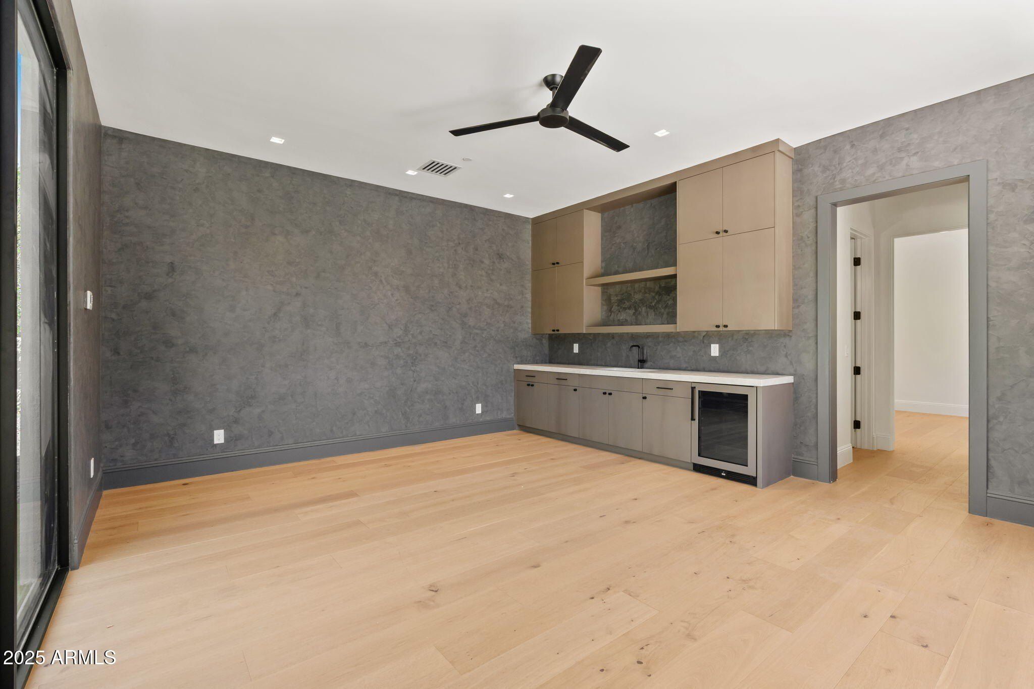 6230 E Hillcrest Boulevard. Scottsdale, AZ 85251