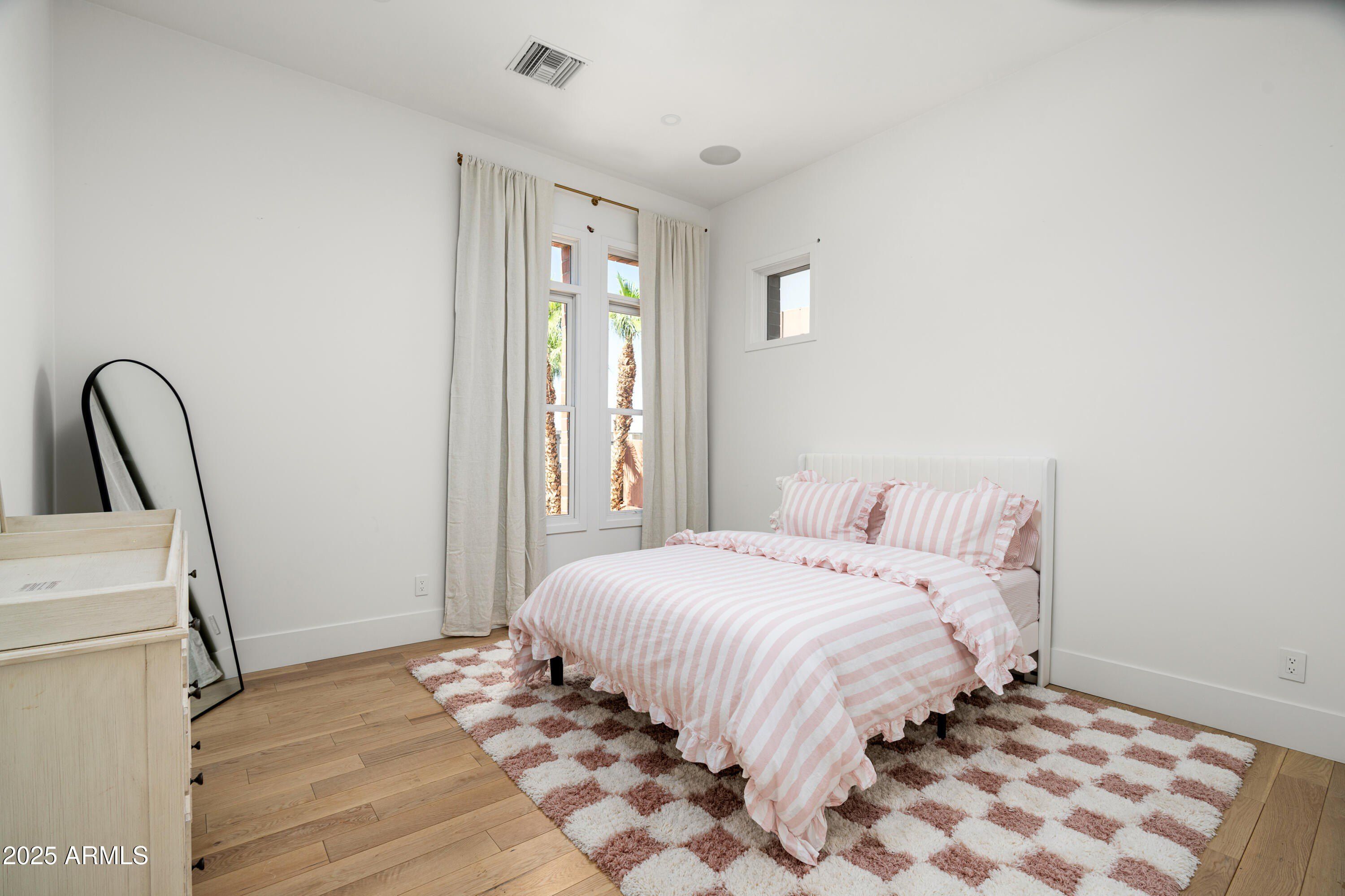 54 W Palm Lane. Phoenix, AZ 85003