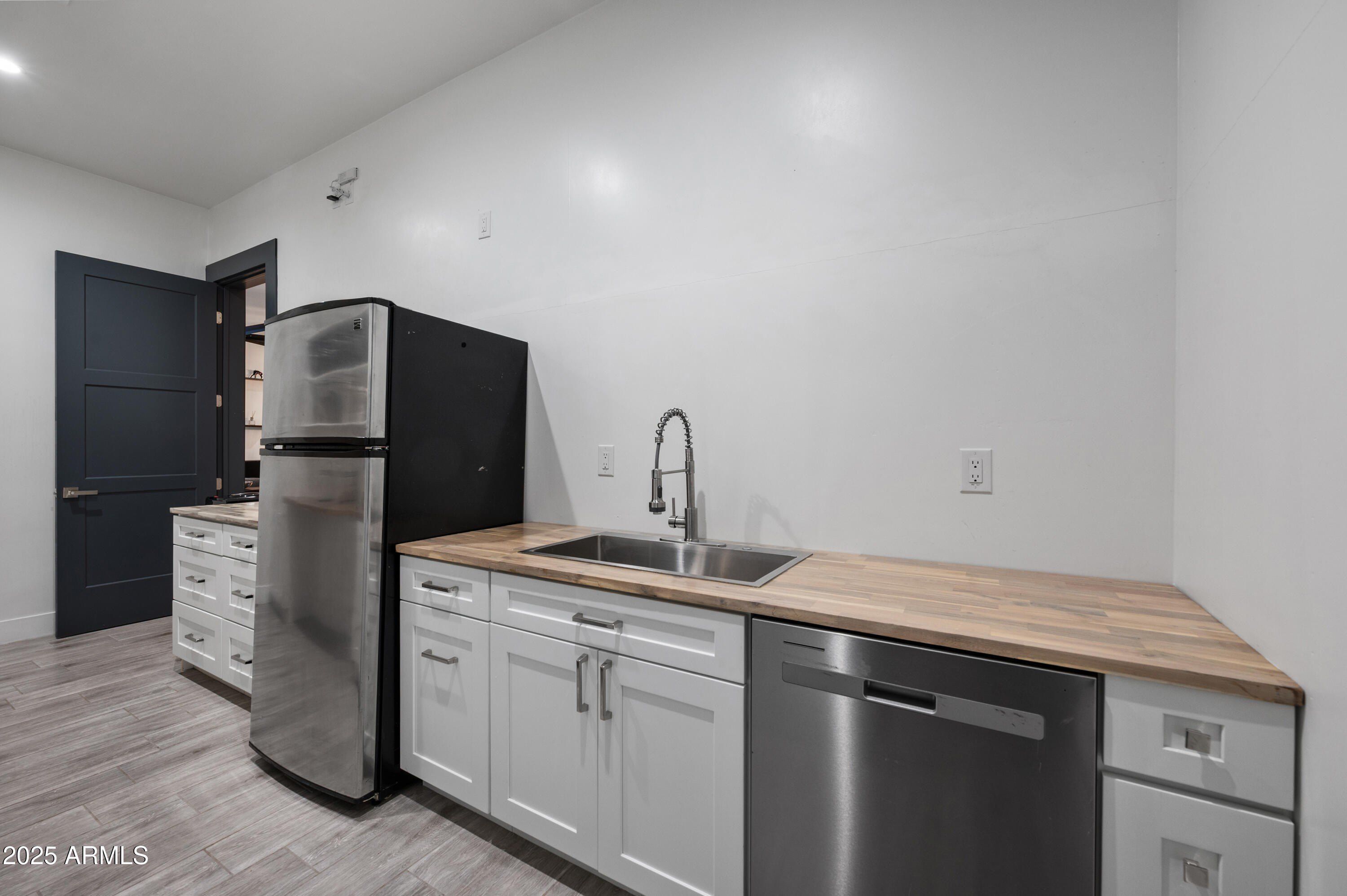 2974 W Sunrise Drive. Laveen, AZ 85339