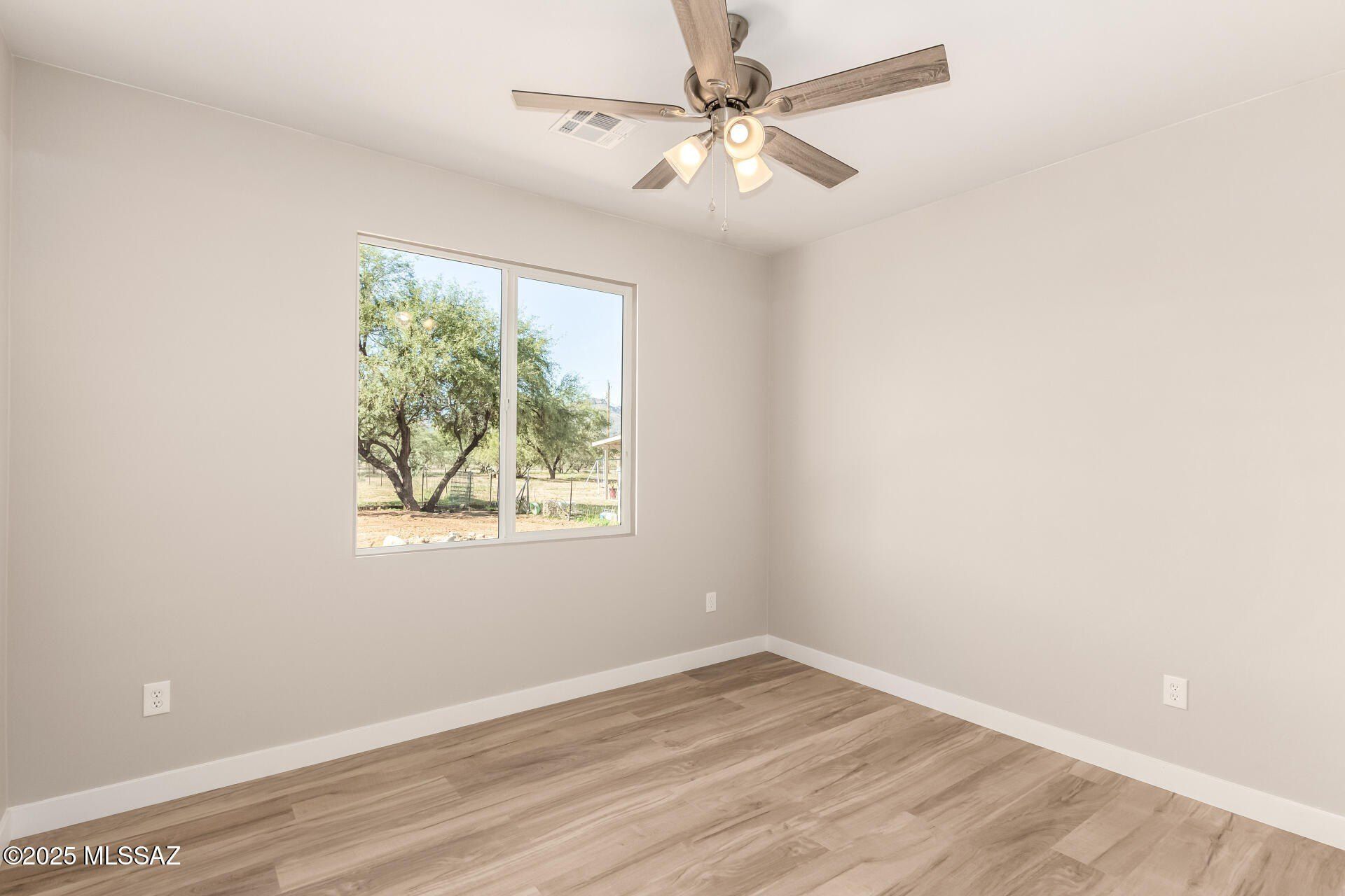 1733 Circulo Alameda. Rio Rico, AZ 85648