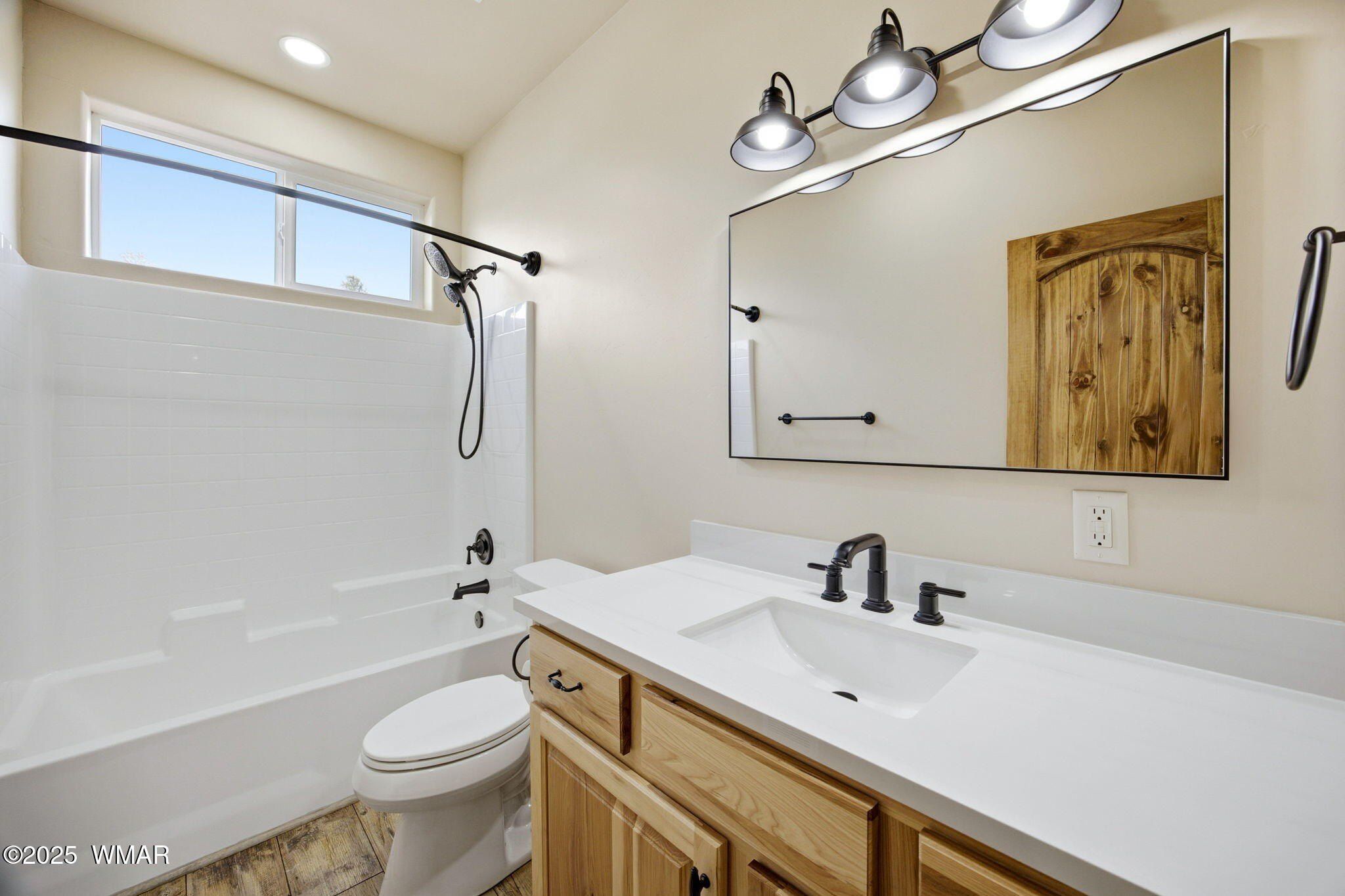 2722 Church Lane. Overgaard, AZ 85933