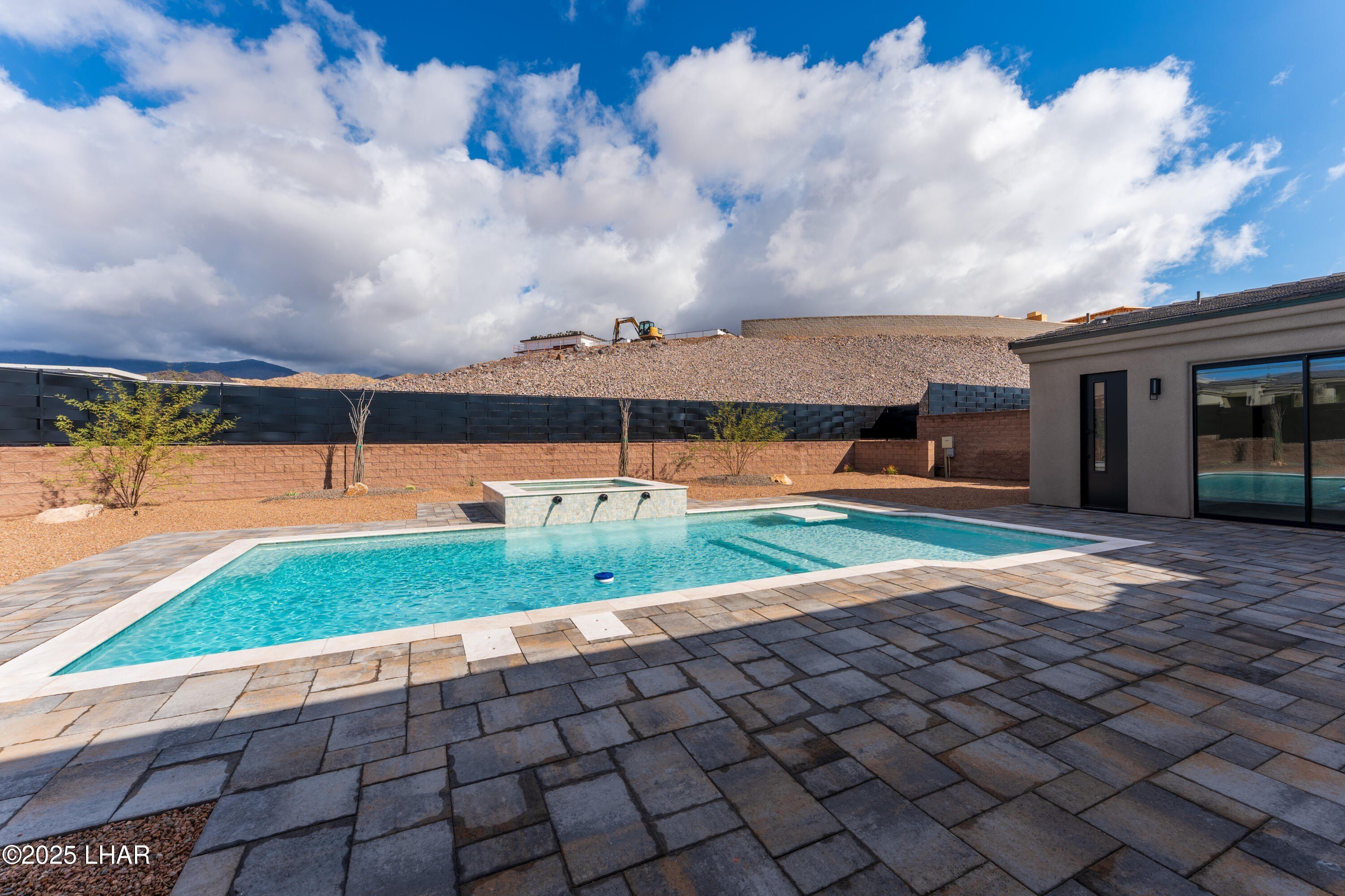 6331 Avienda De Las Colin. Lake Havasu City, AZ 86406