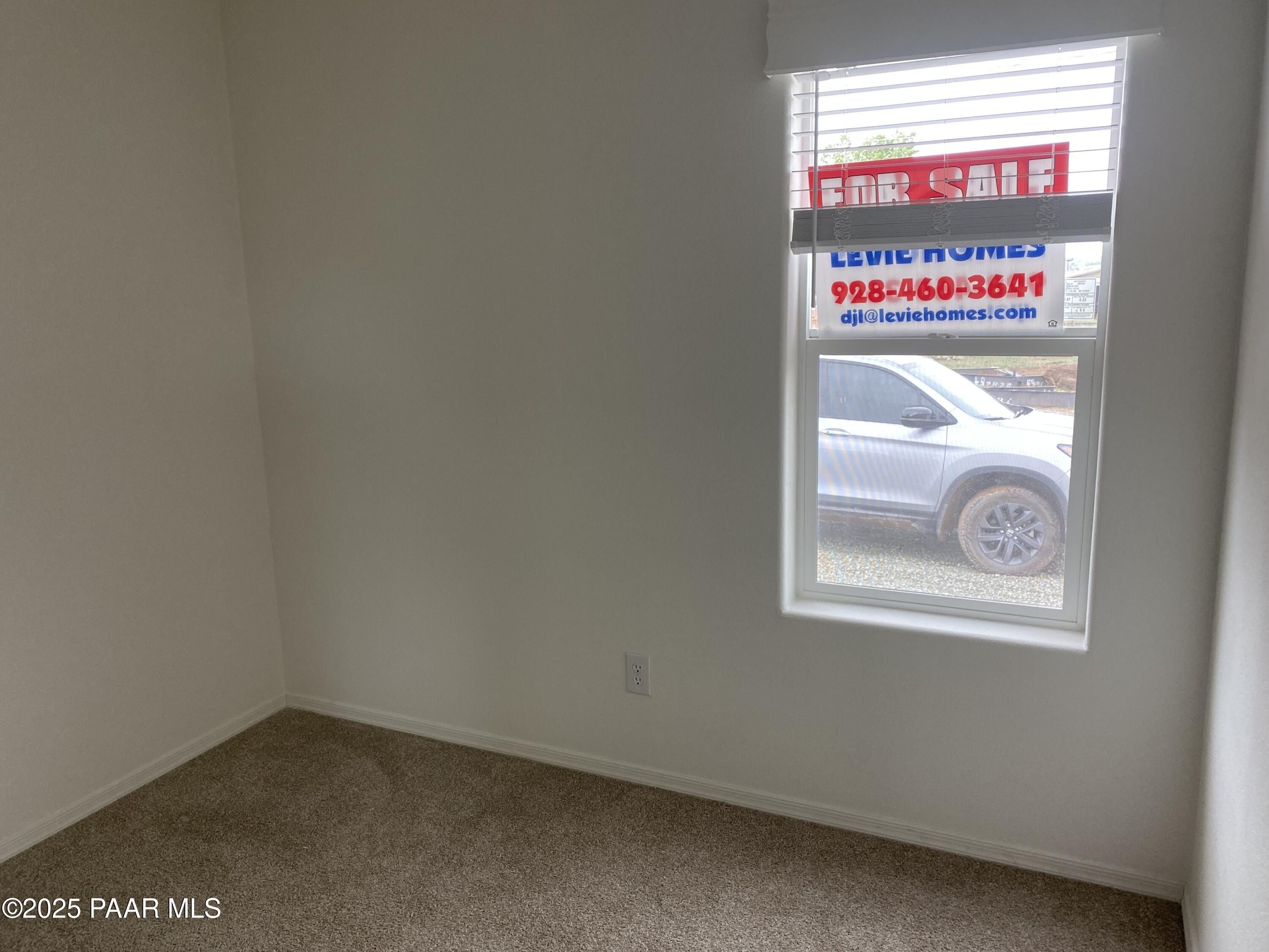 215 W Venice Way. Paulden, AZ 86334