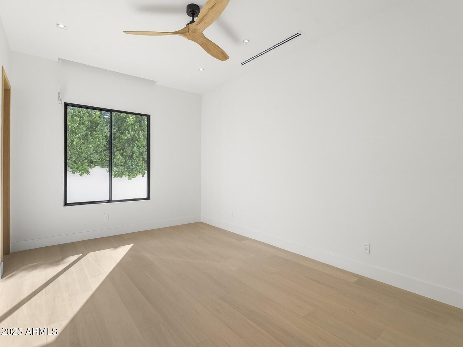 5305 N 68Th Place. Paradise Valley, AZ 85253