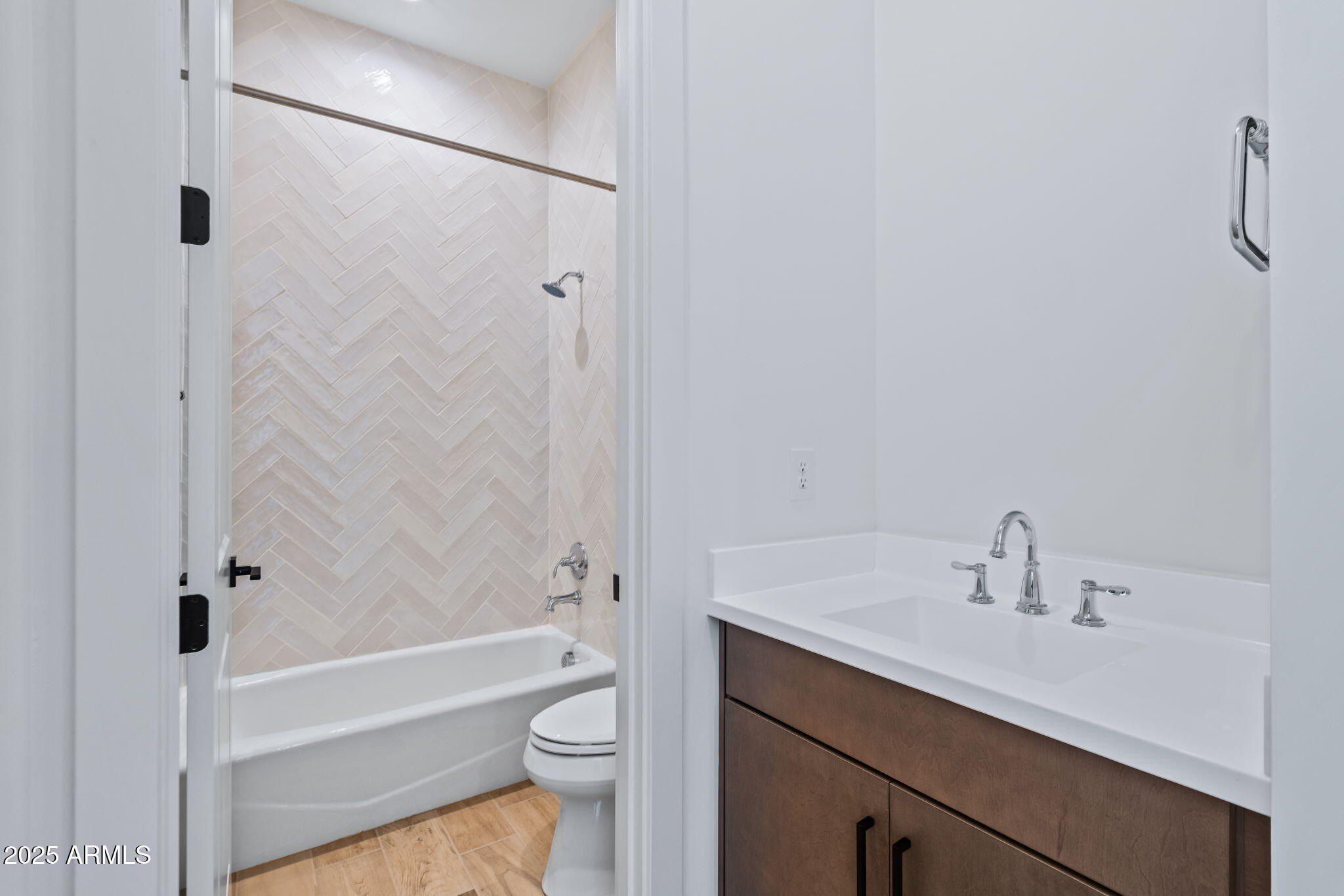 17568 W Crawfordsville Drive. Surprise, AZ 85388