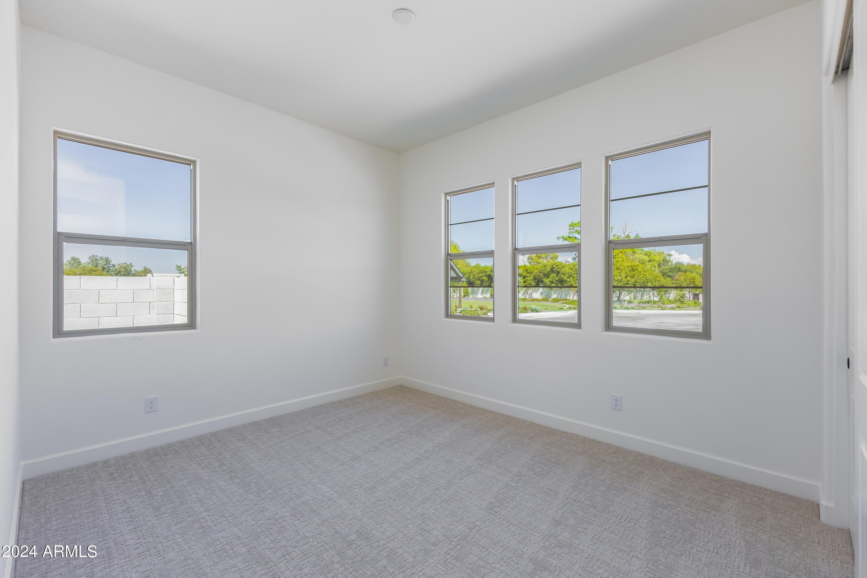 7583 W Gelding Drive. Peoria, AZ 85381