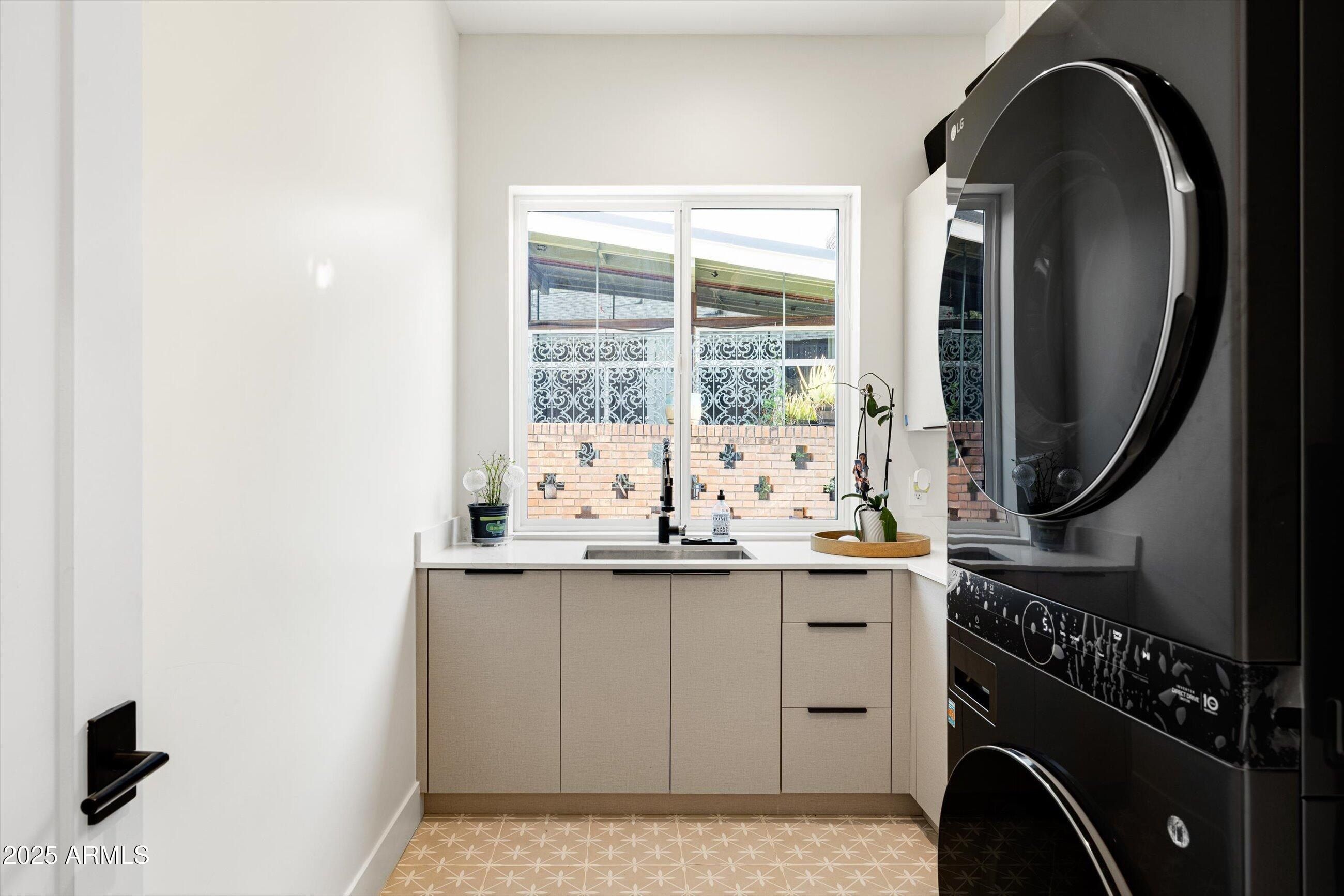 3721 E Piccadilly Road. Phoenix, AZ 85018