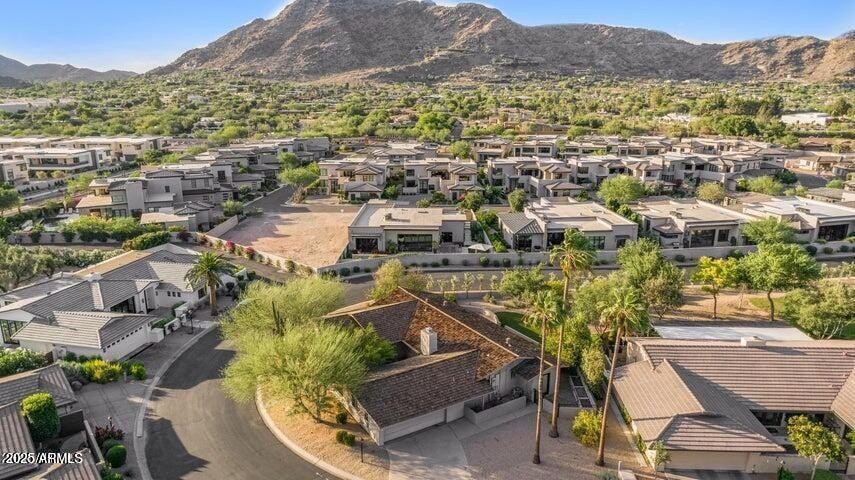 5635 E Lincoln Drive Unit 34. Paradise Valley, AZ 85253