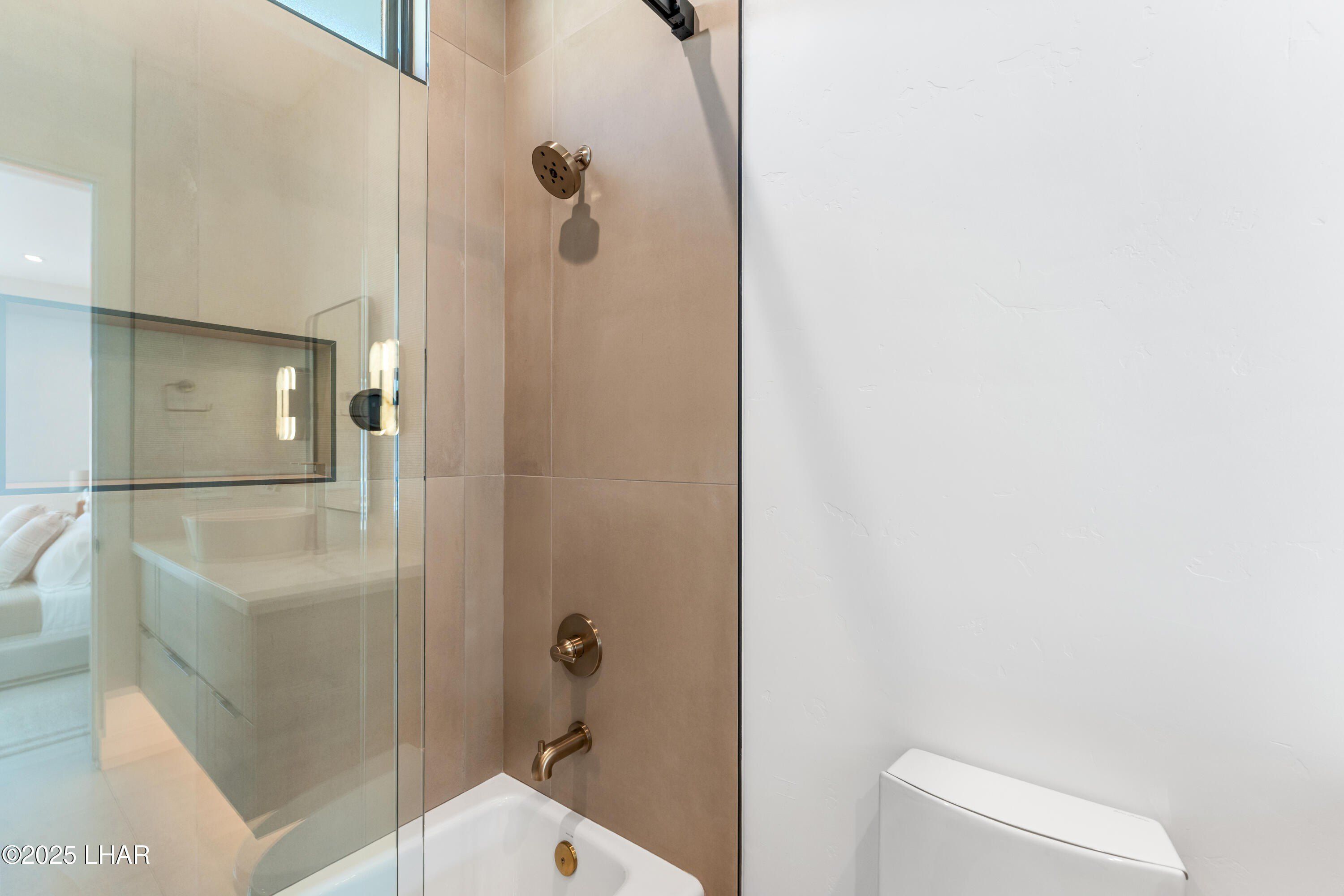 6295 Avienda De Las Colinas. Lake Havasu City, AZ 86406