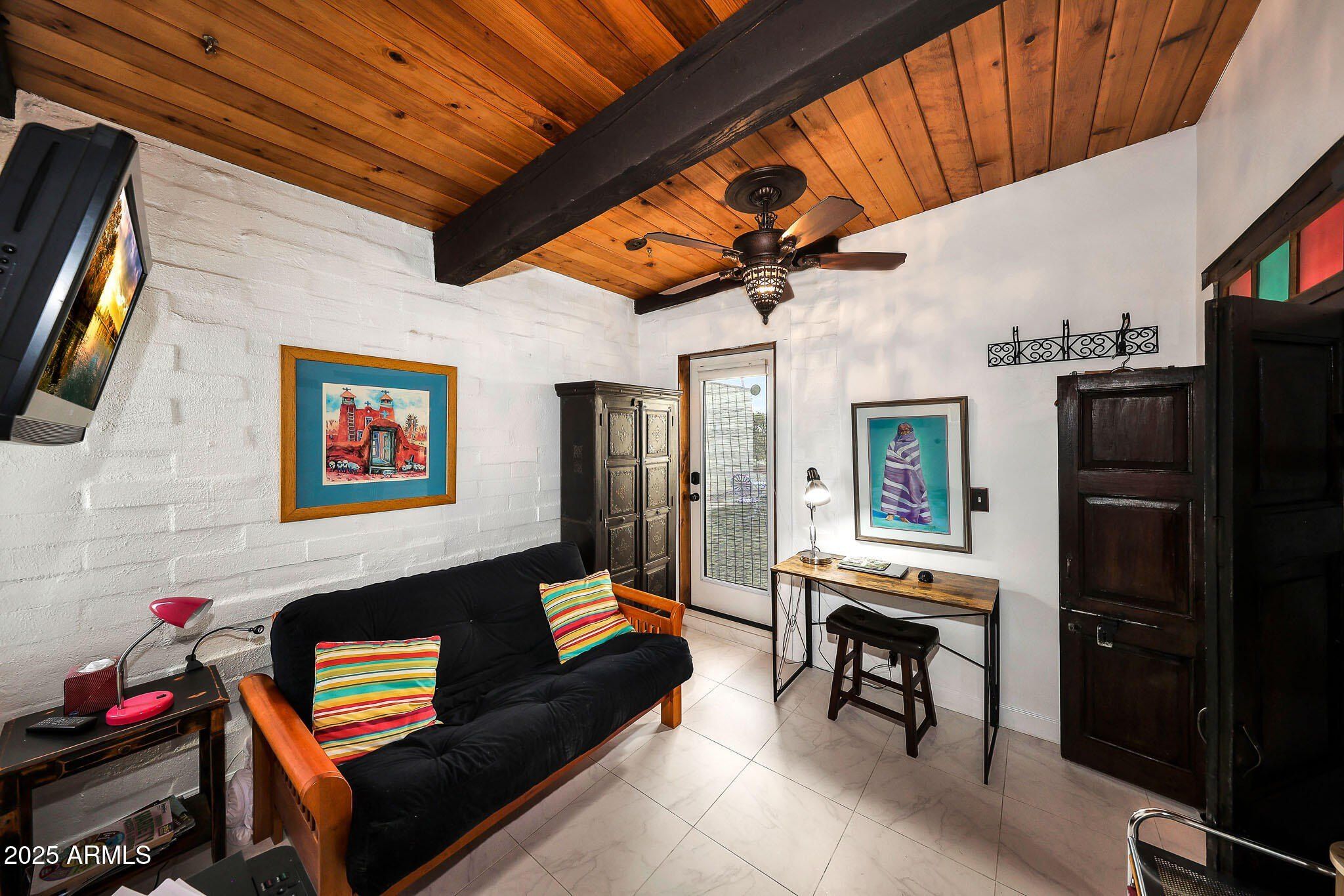 2236 N Middlecoff Drive. Mesa, AZ 85215