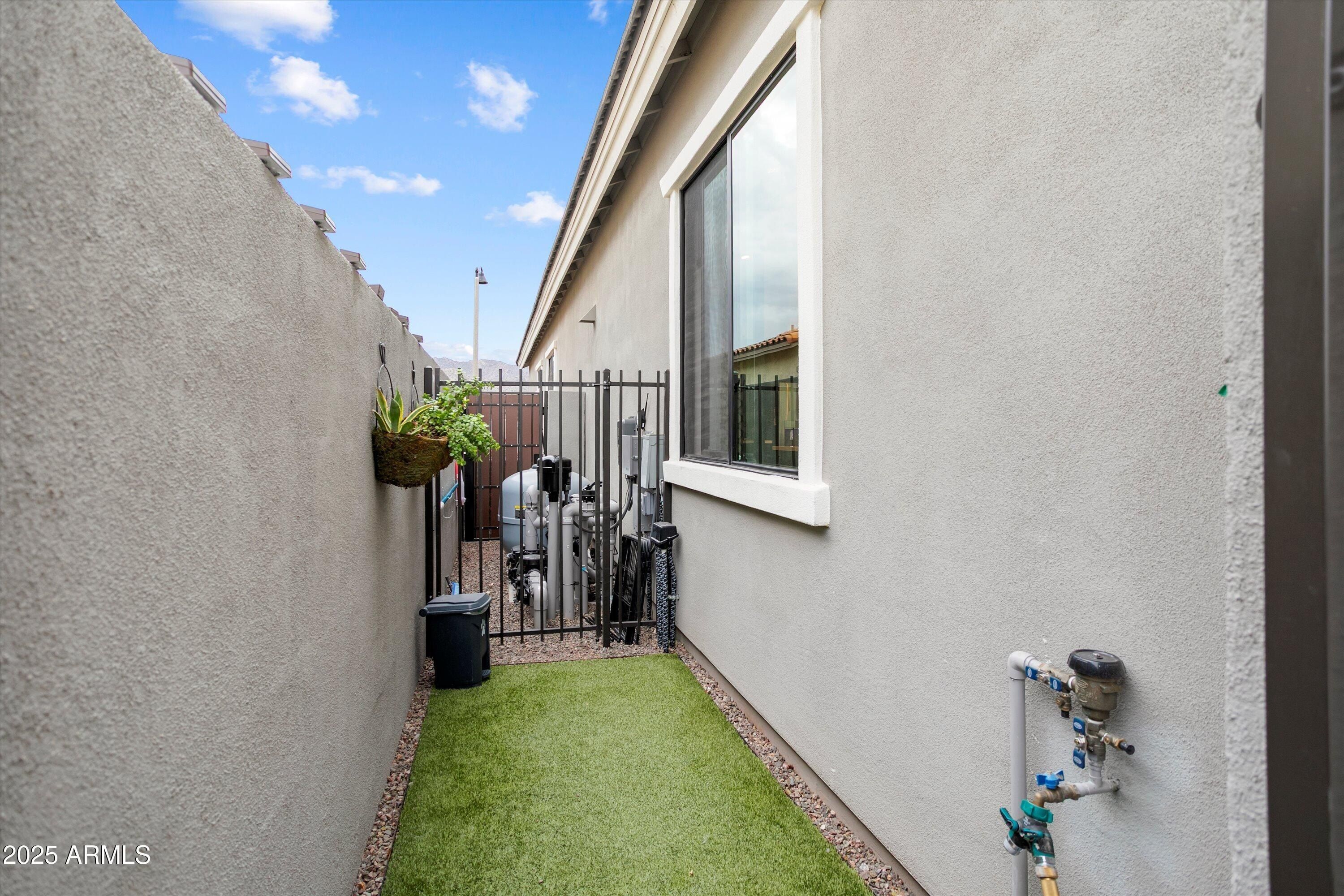 5853 N 207Th Avenue. Buckeye, AZ 85396