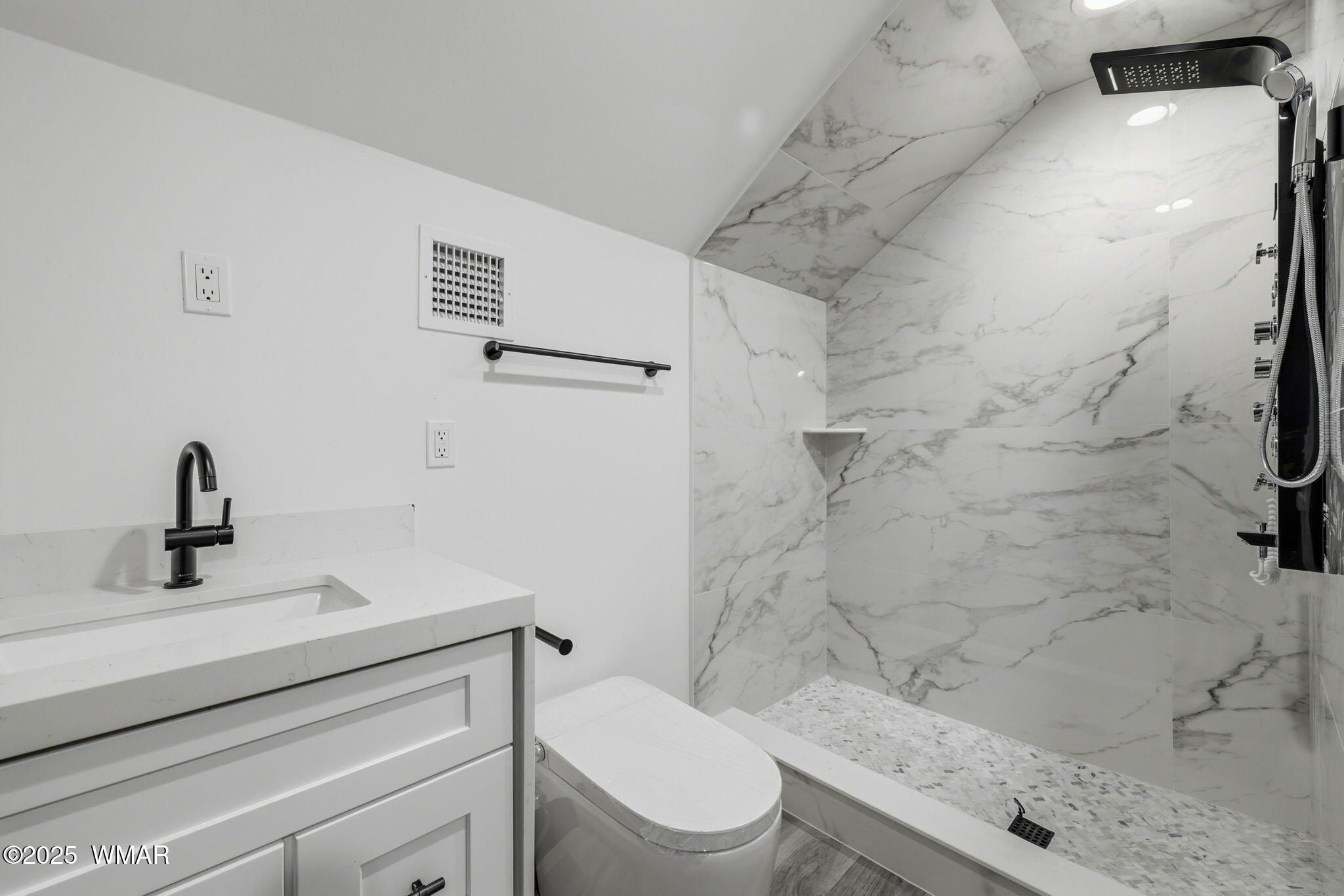 2381 W Bench Road. Show Low, AZ 85901