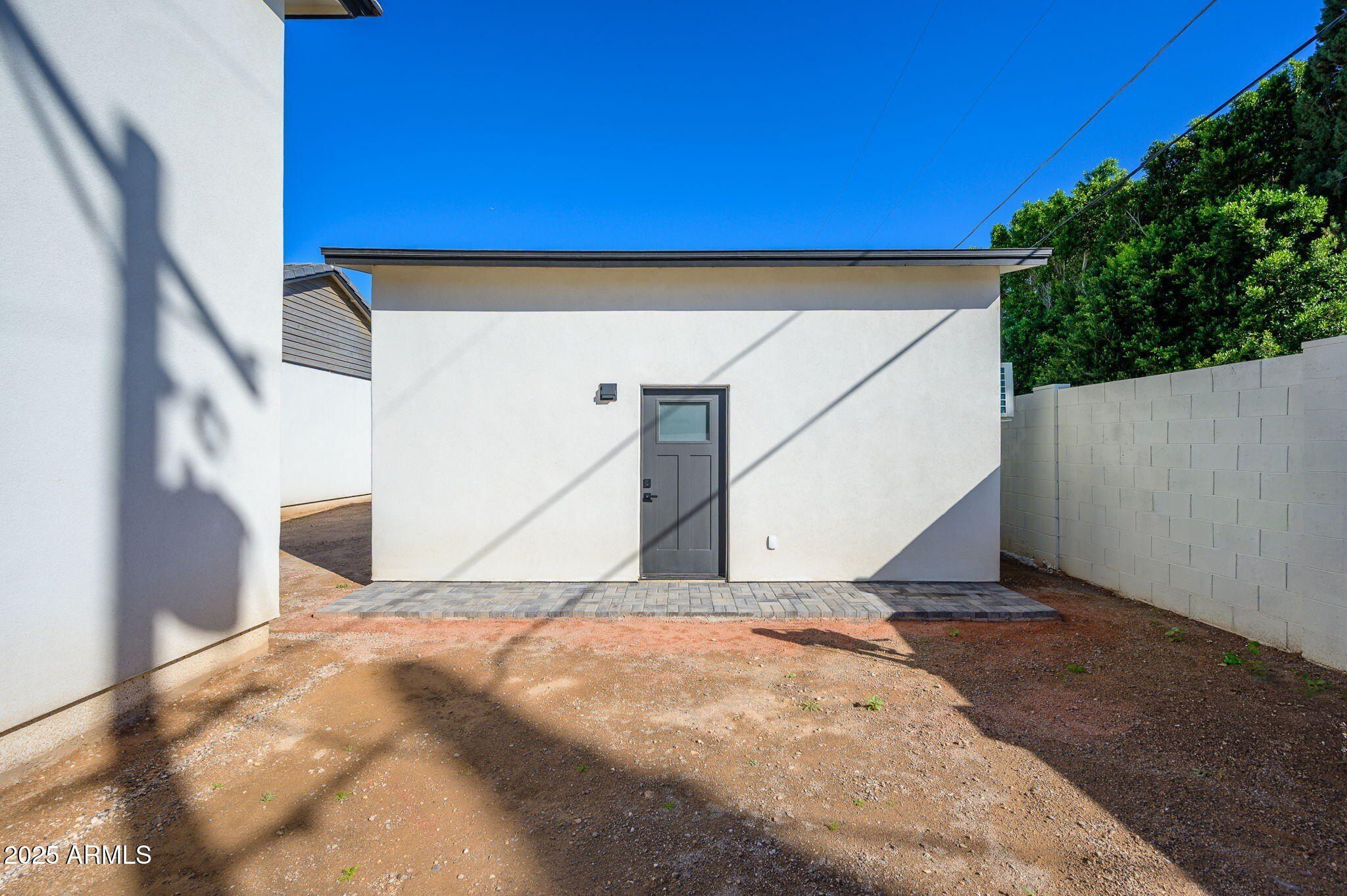 6515 E Holiday Drive. Mesa, AZ 85215