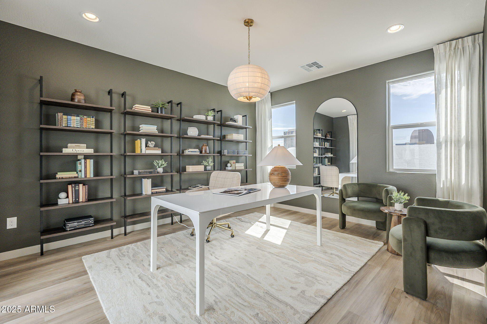 116 W Willo Court. Phoenix, AZ 85003