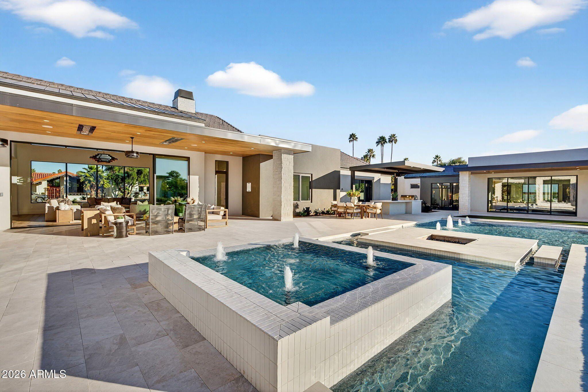 5721 E Bar Z Lane. Paradise Valley, AZ 85253