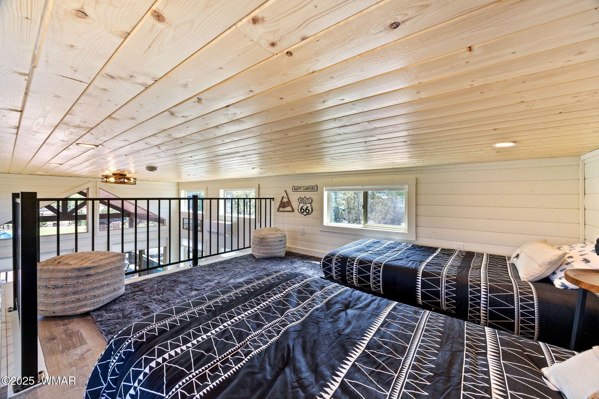 2746 Columbia Lane Unit 14. Overgaard, AZ 85933