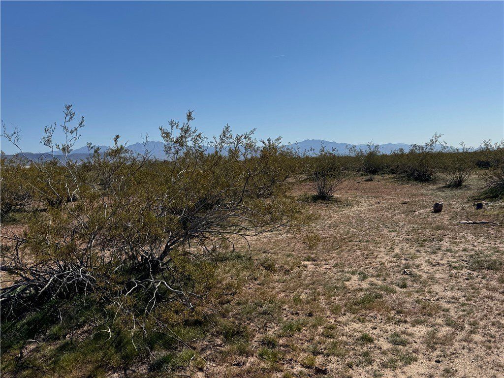 11074 Laguna Trail. Golden Valley, AZ 86413