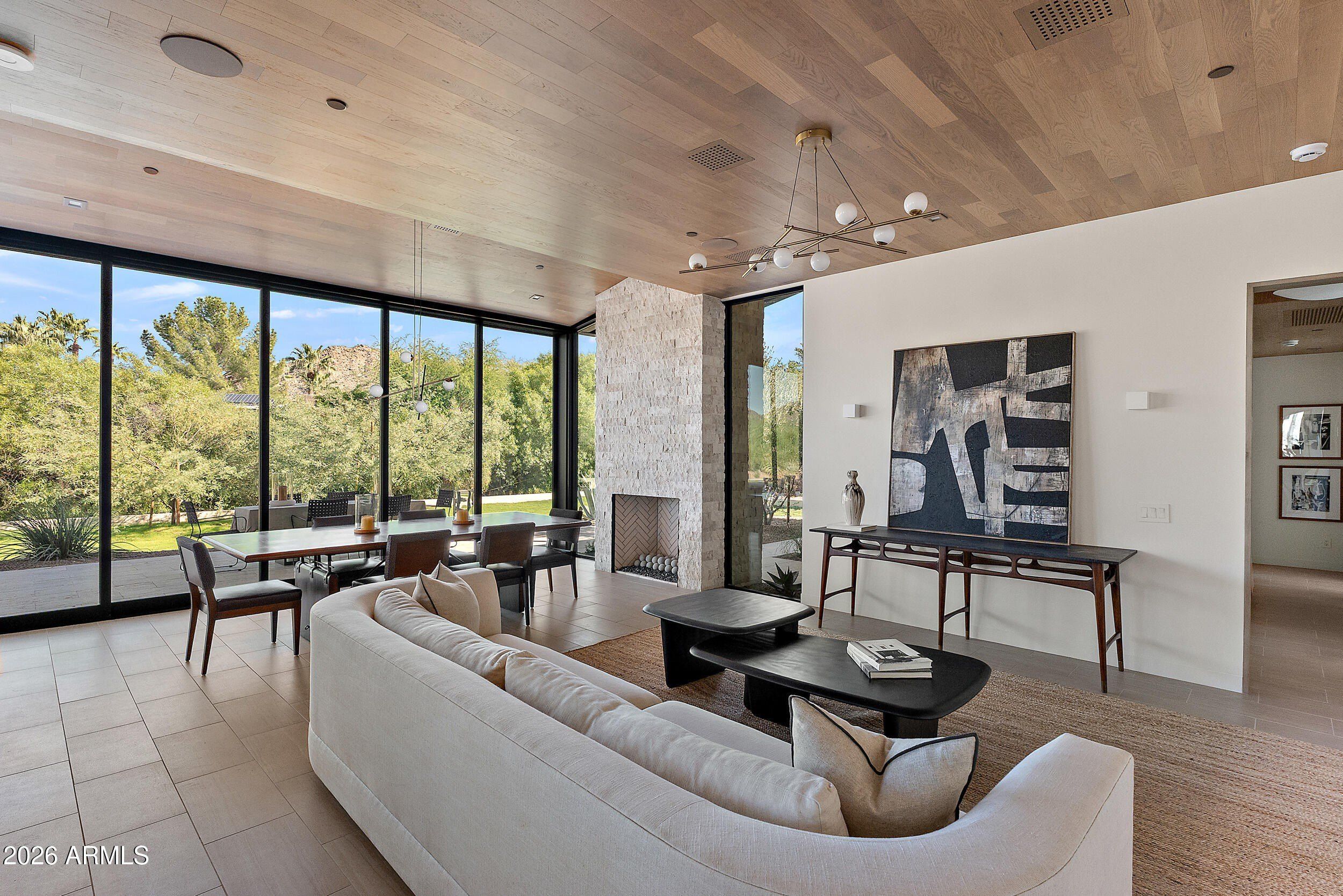 6135 N 51St Place. Paradise Valley, AZ 85253