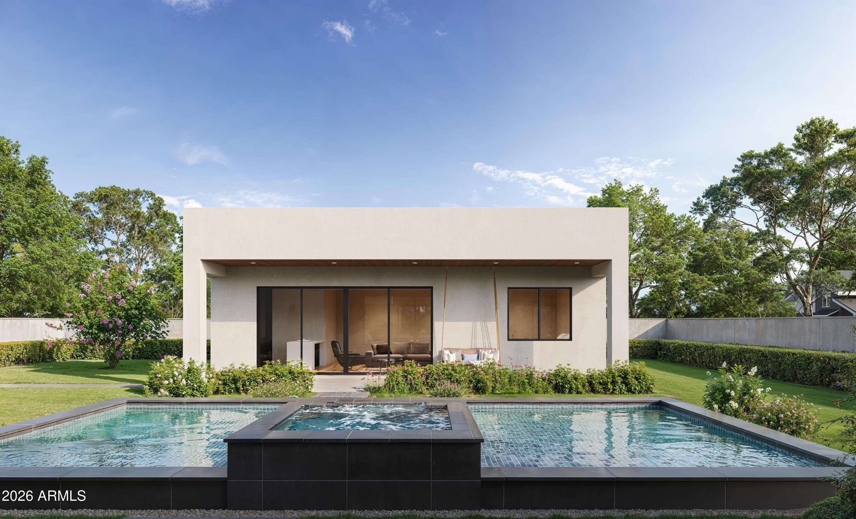 E Clarendon Avenue. Phoenix, AZ 85018